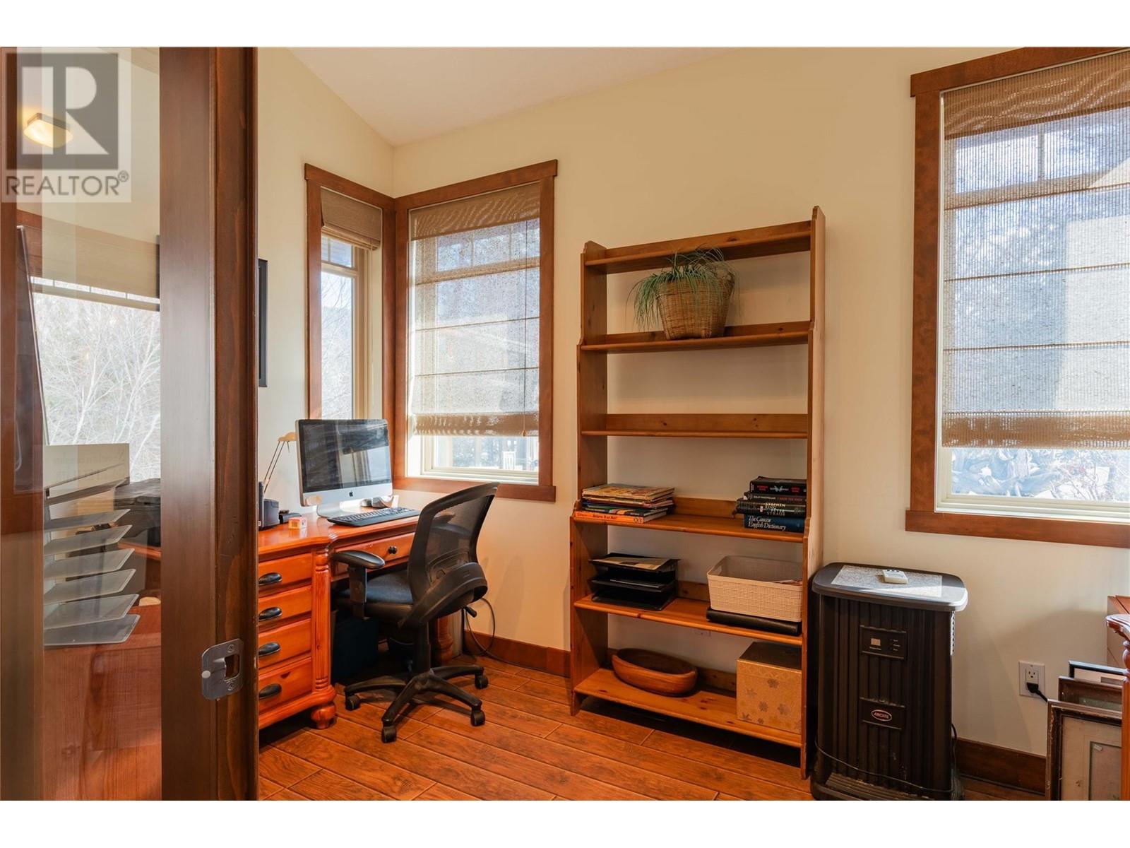 250 1st Avenue Property Photo 10