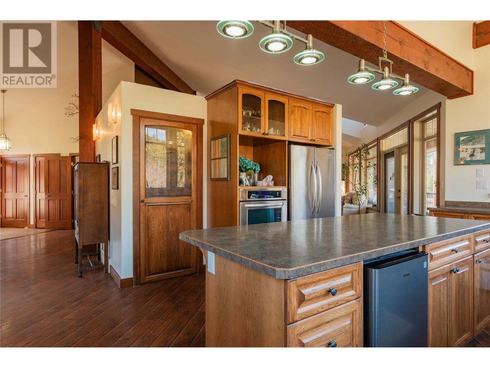 250 1st Avenue Property Photo 13
