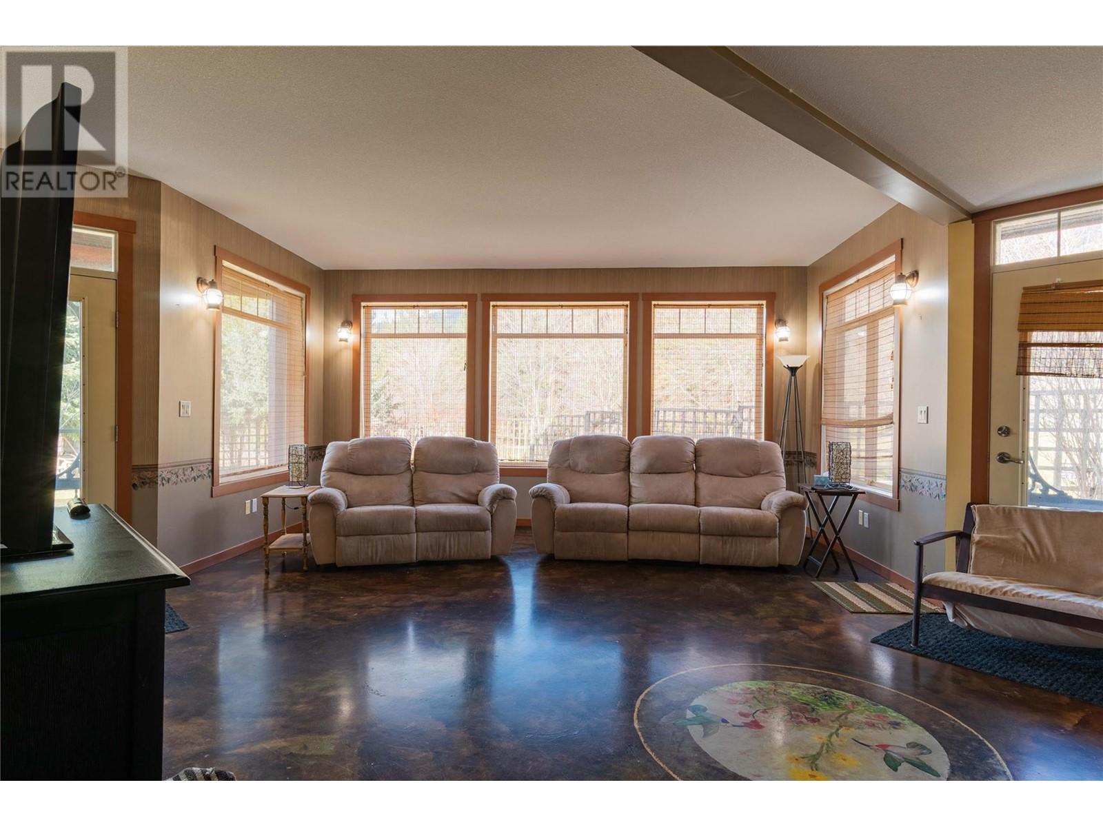250 1st Avenue Property Photo 50