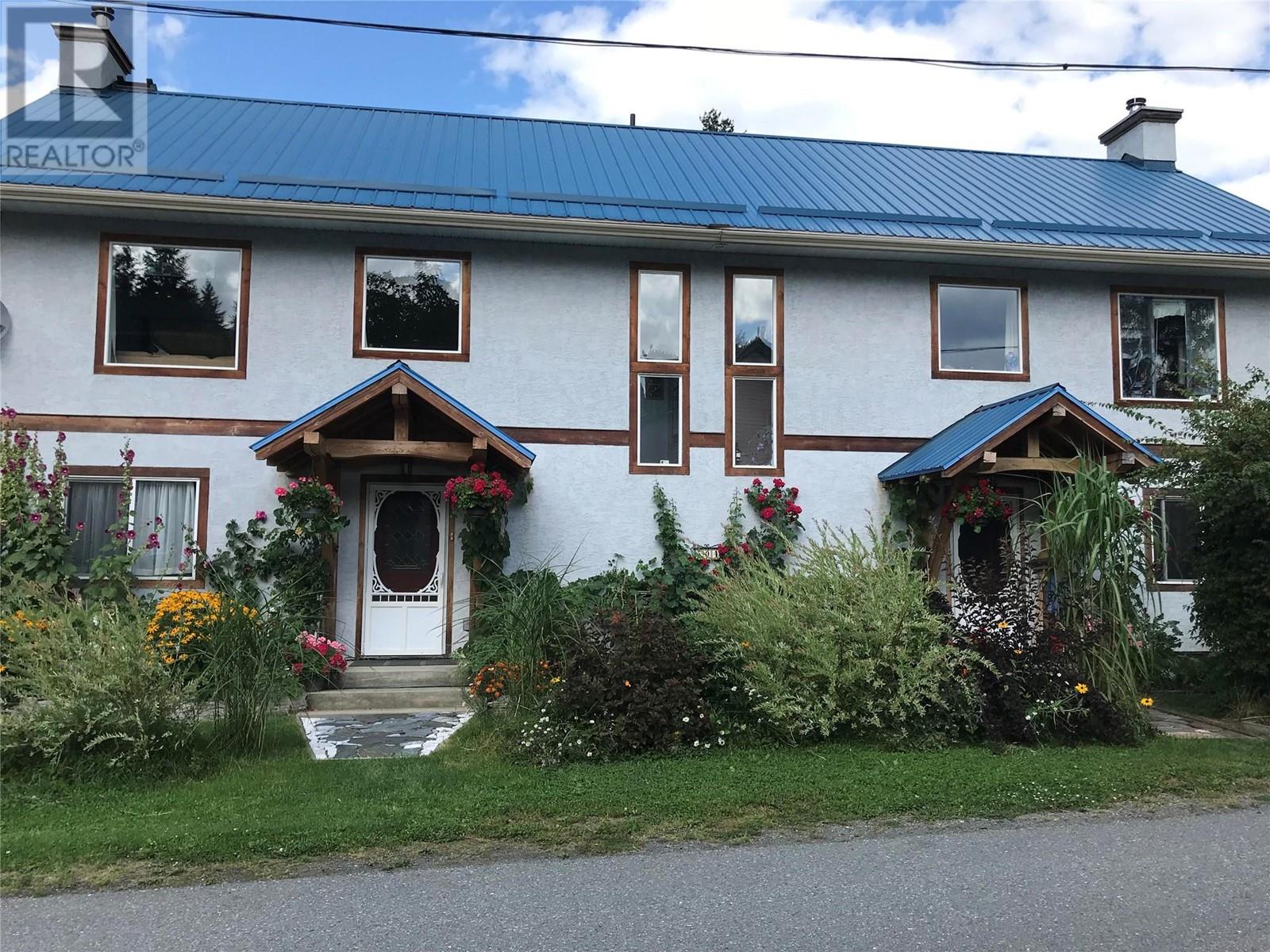 504 Centre Street Property Photo 1