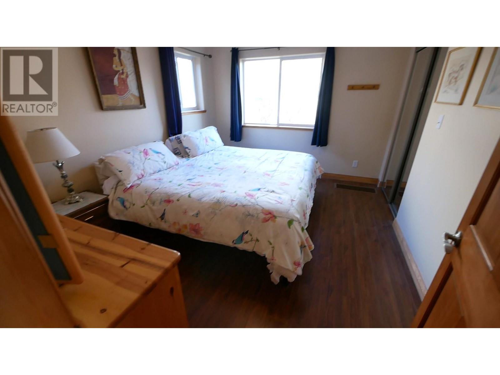 504 Centre Street Property Photo 6