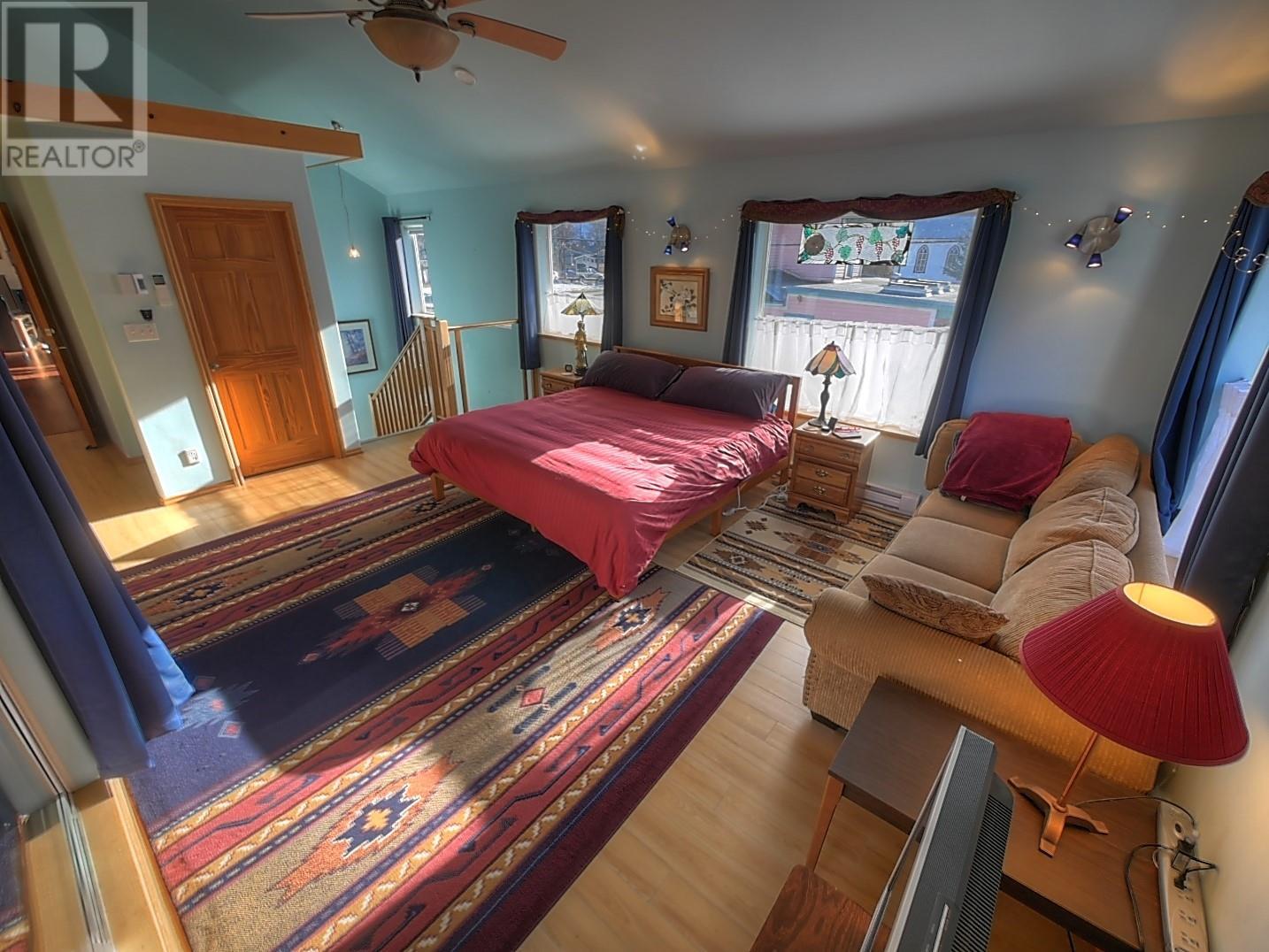 504 Centre Street Property Photo 8