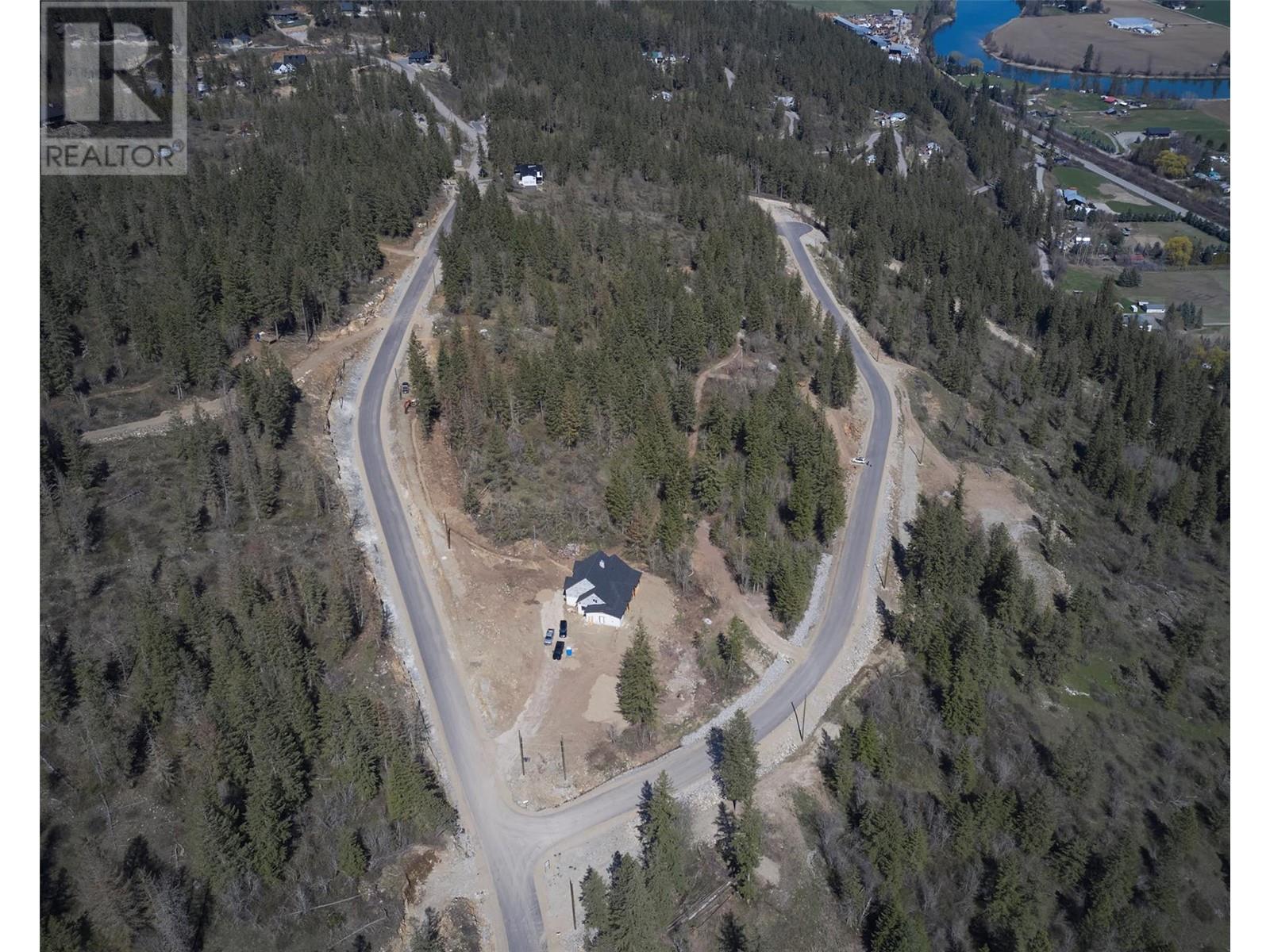 201 Crooked Pine Road Property Photo 2