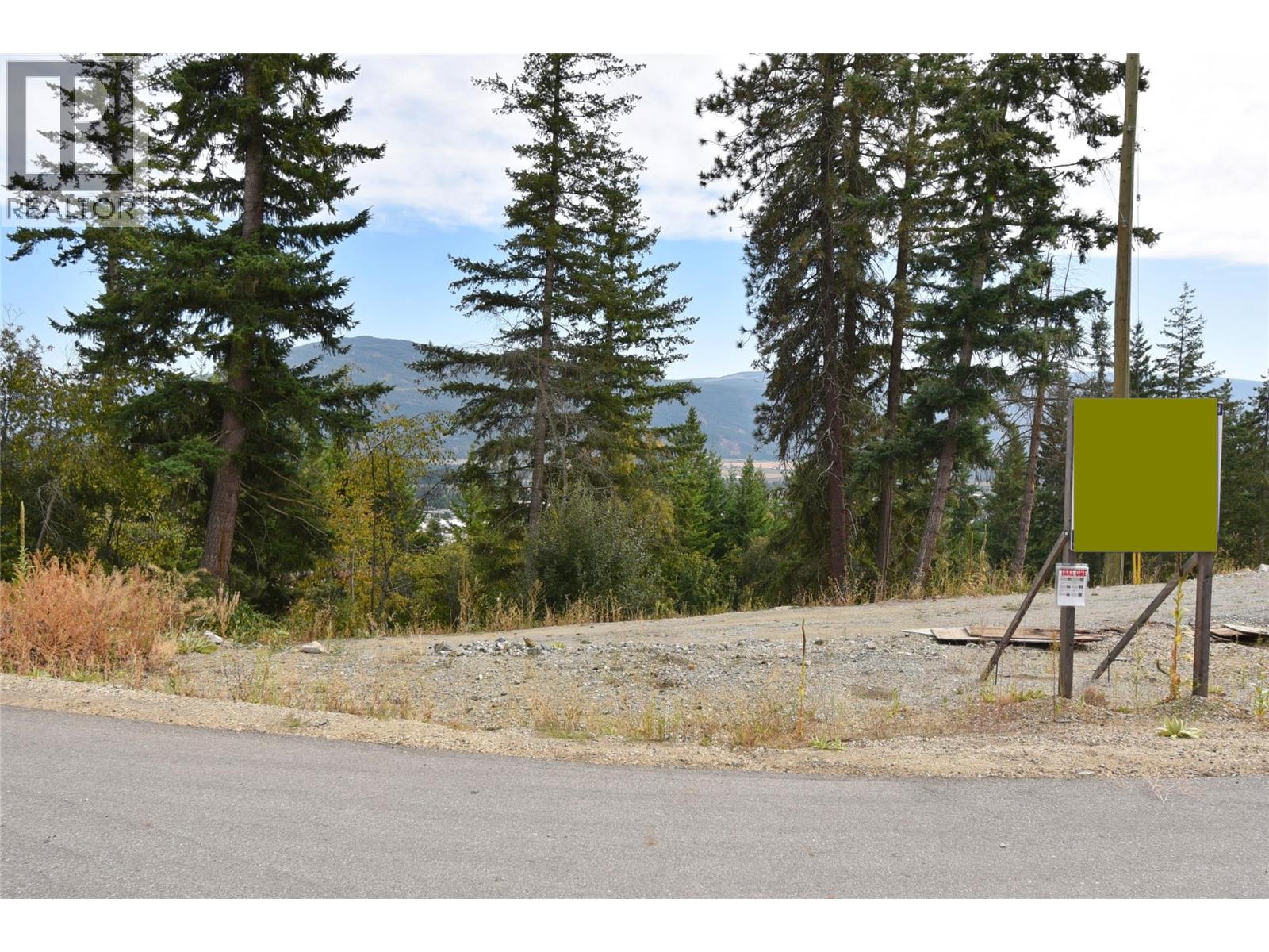 201 Crooked Pine Road Property Photo 6
