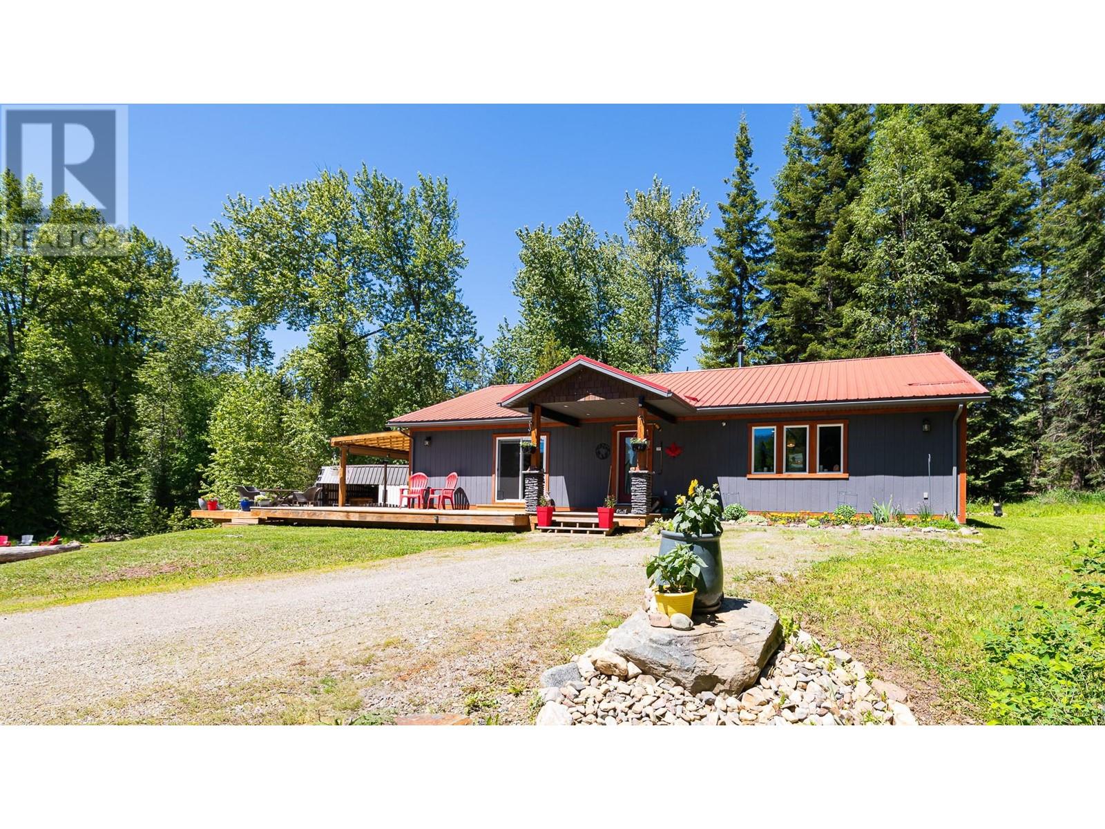 Yahk Real Estate Listings Main Image