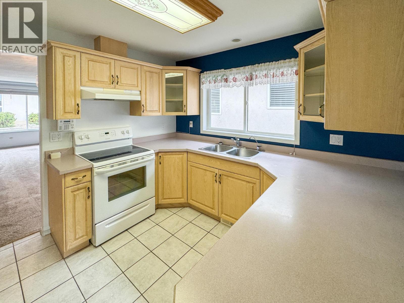 2 Royal Ann Court Unit# 4 Property Photo 7