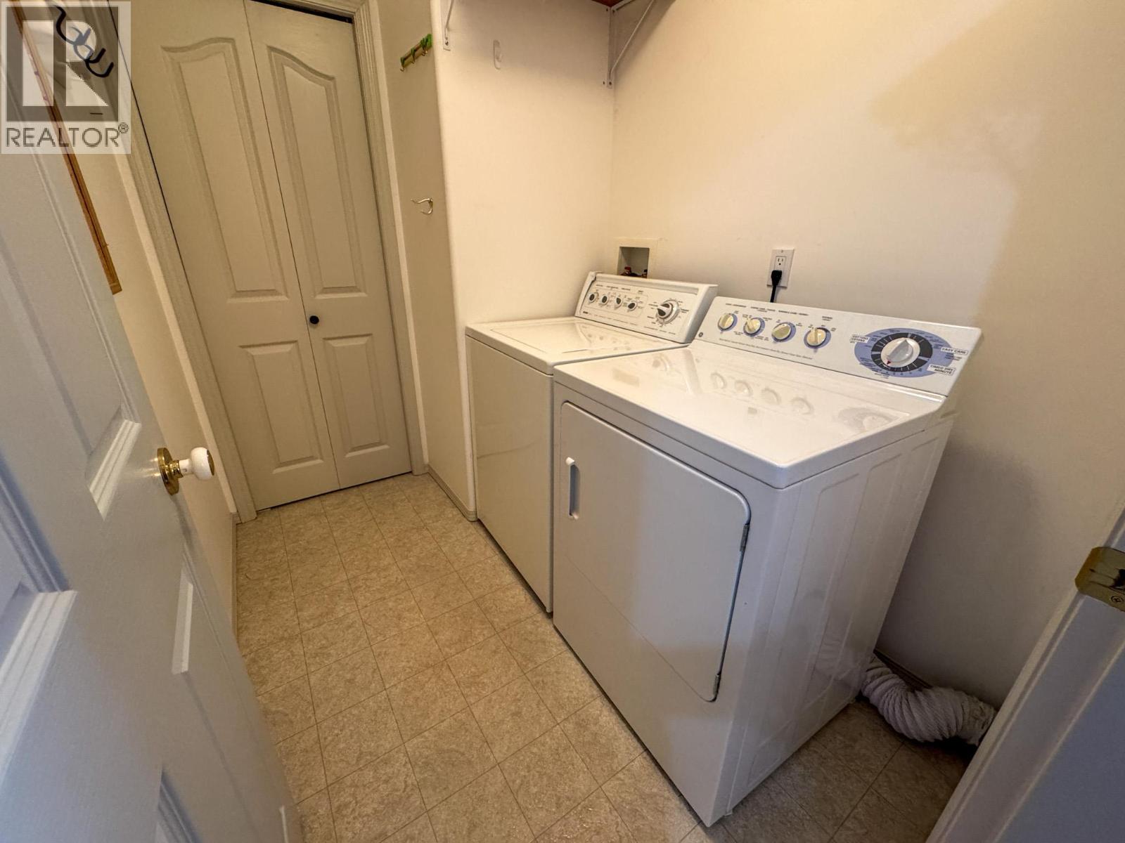 2 Royal Ann Court Unit# 4 Property Photo 16