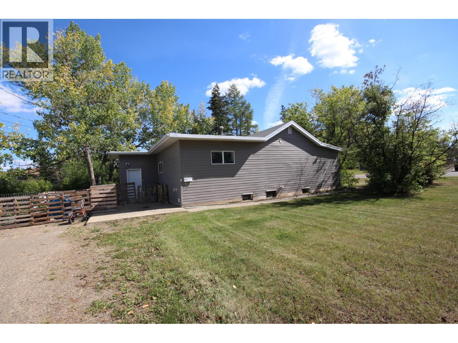 1310 108 Avenue Property Photo 8