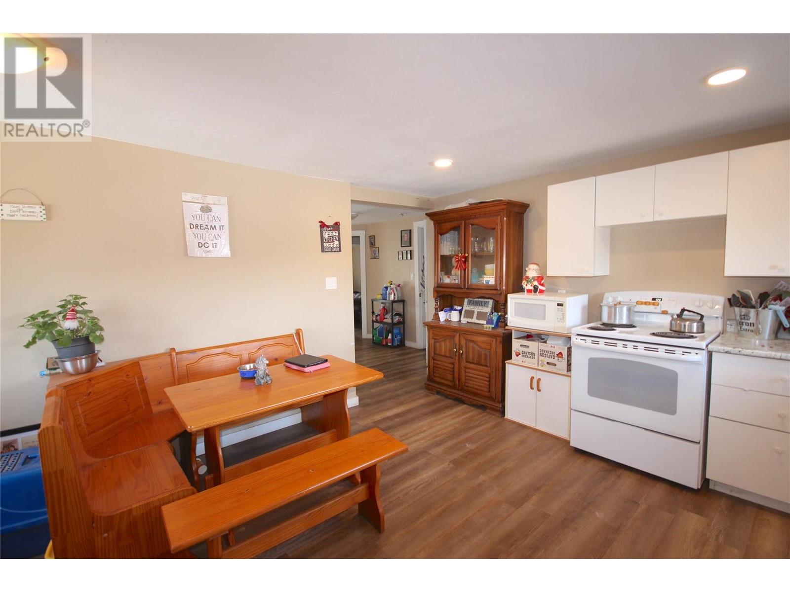 1310 108 Avenue Property Photo 10