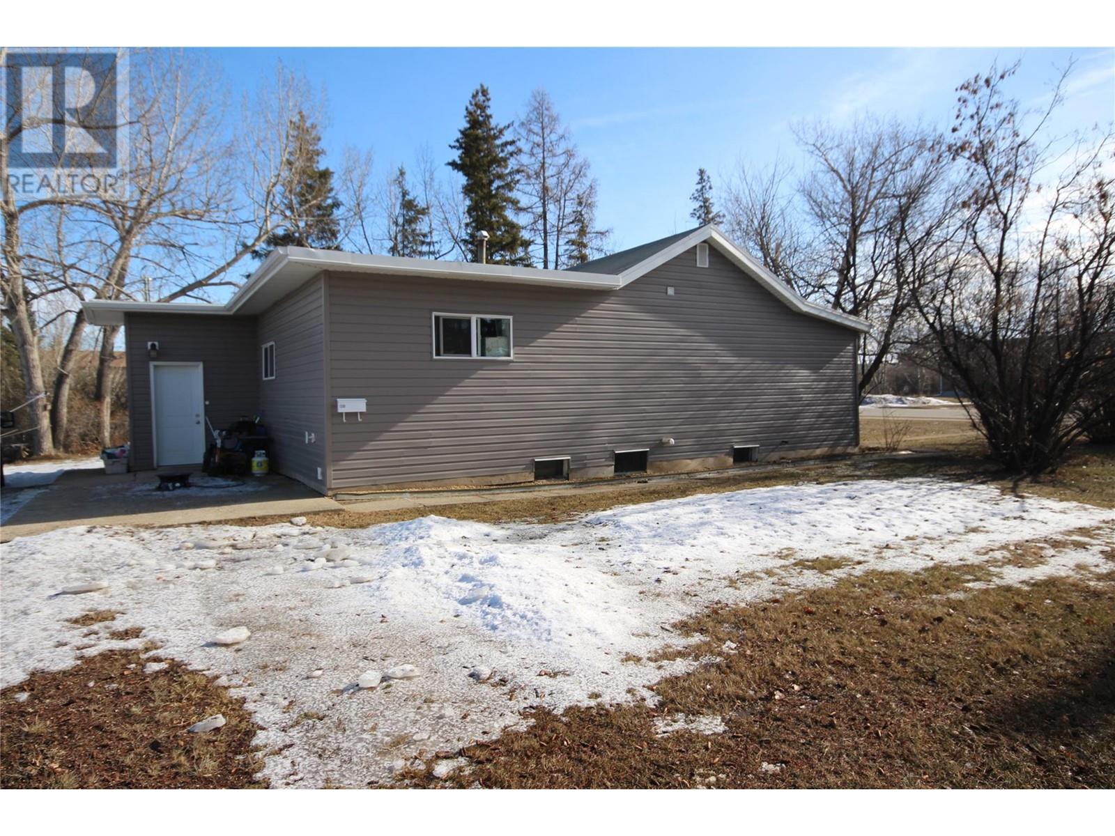 1310 108 Avenue Property Photo 18