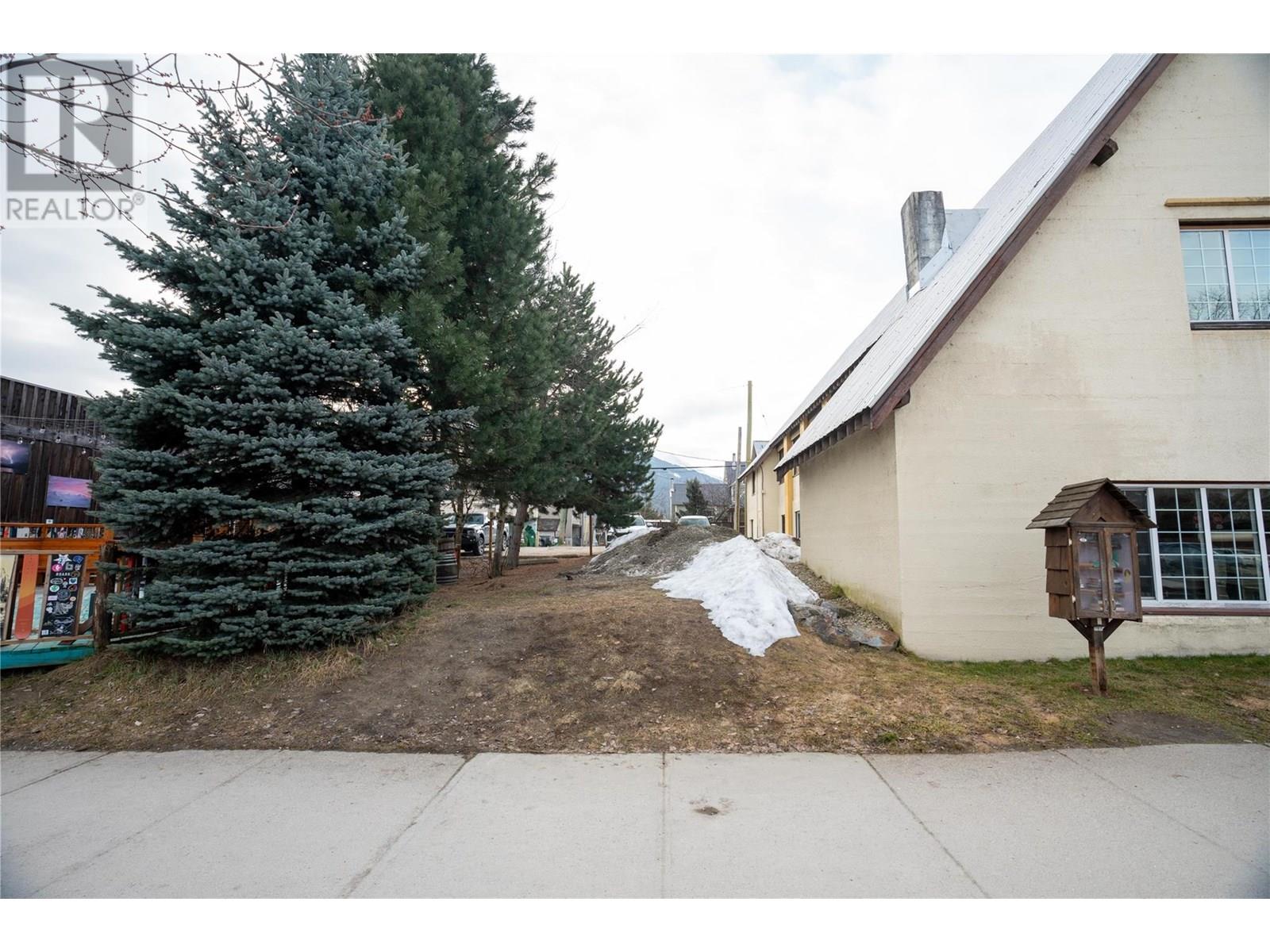 310 Mackenzie Avenue Property Photo 7