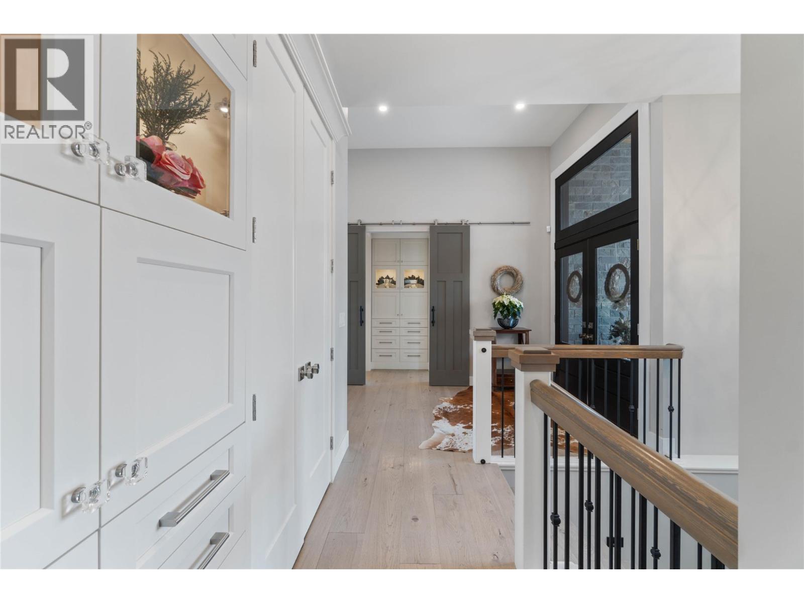 608 Mt Ida Crescent Property Photo 15