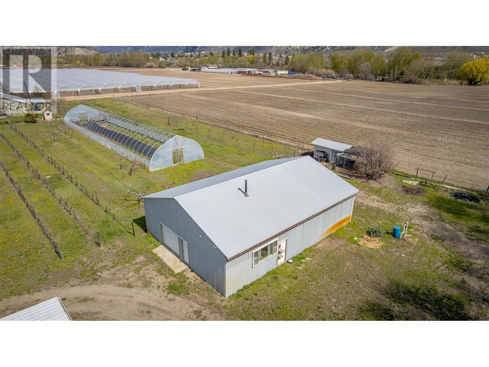 7231 Island Road Property Photo 10