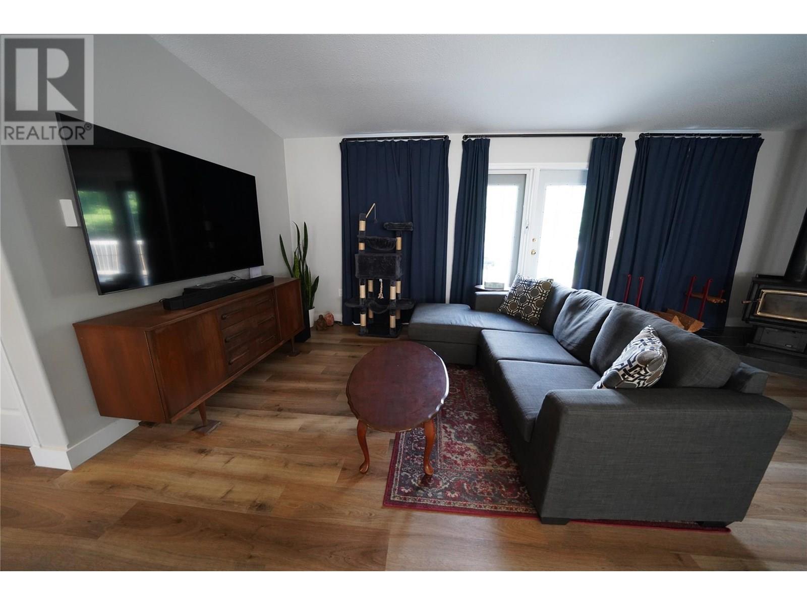 700 Heyland Road Property Photo 25