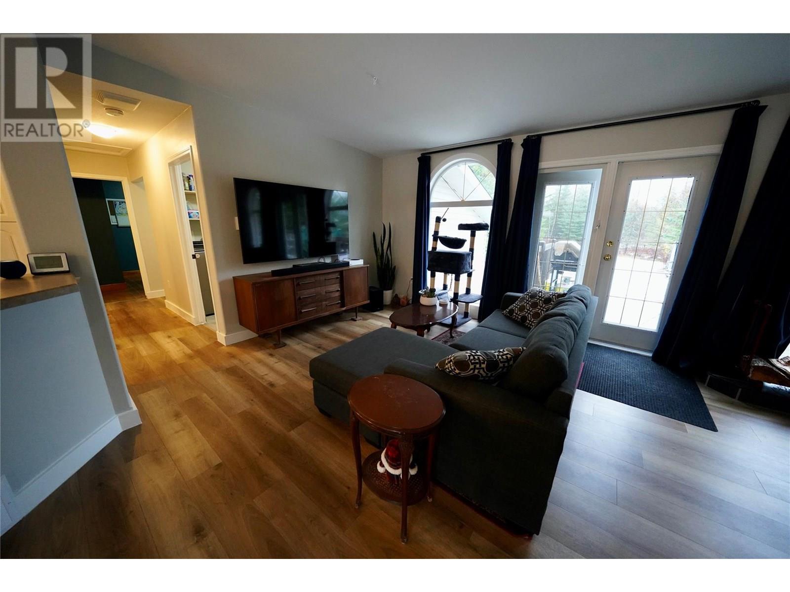 700 Heyland Road Property Photo 27