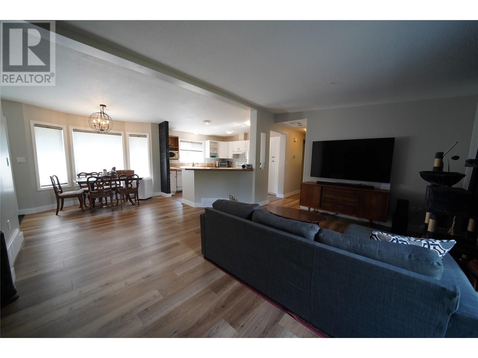 700 Heyland Road Property Photo 31