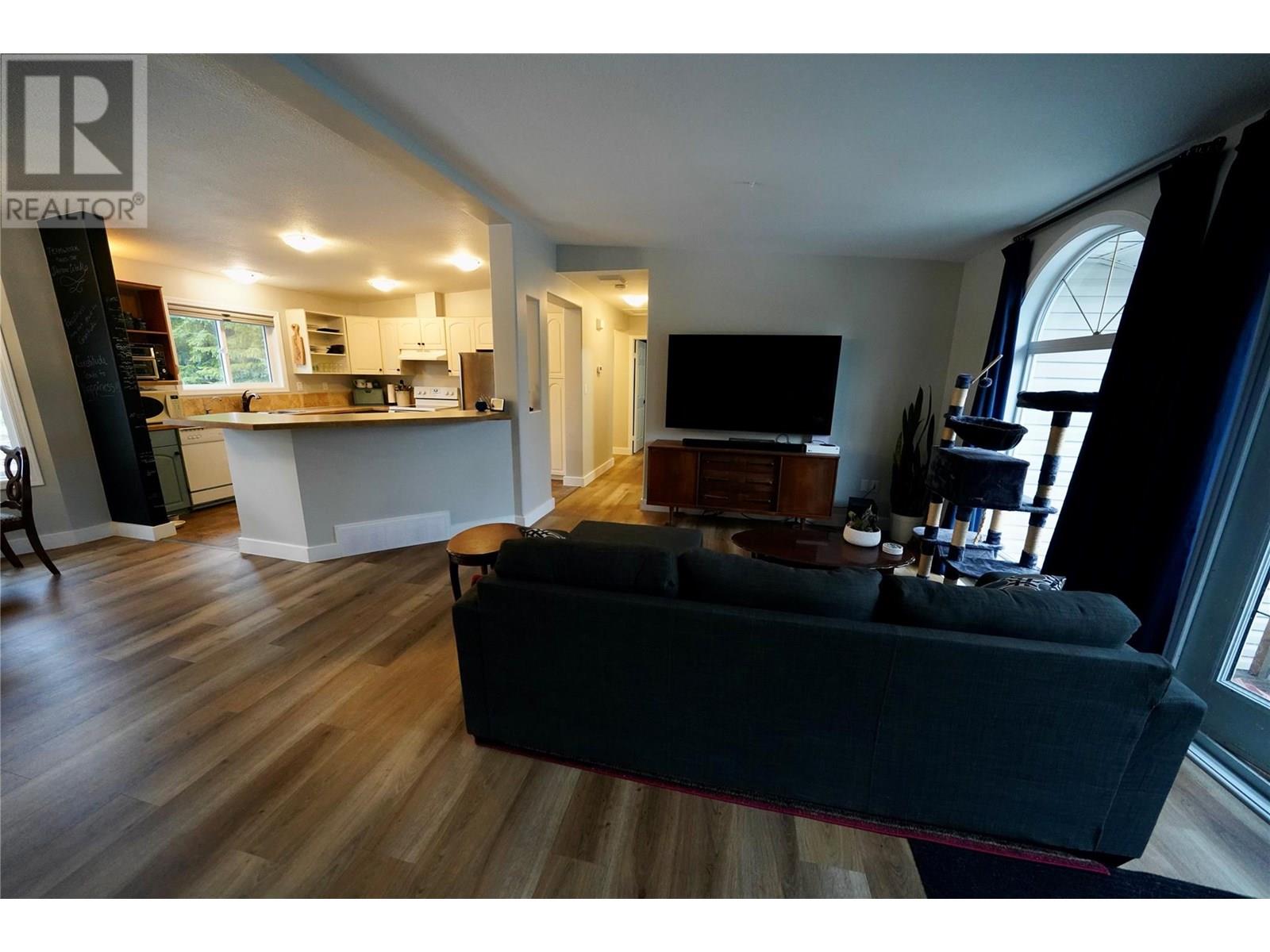 700 Heyland Road Property Photo 33
