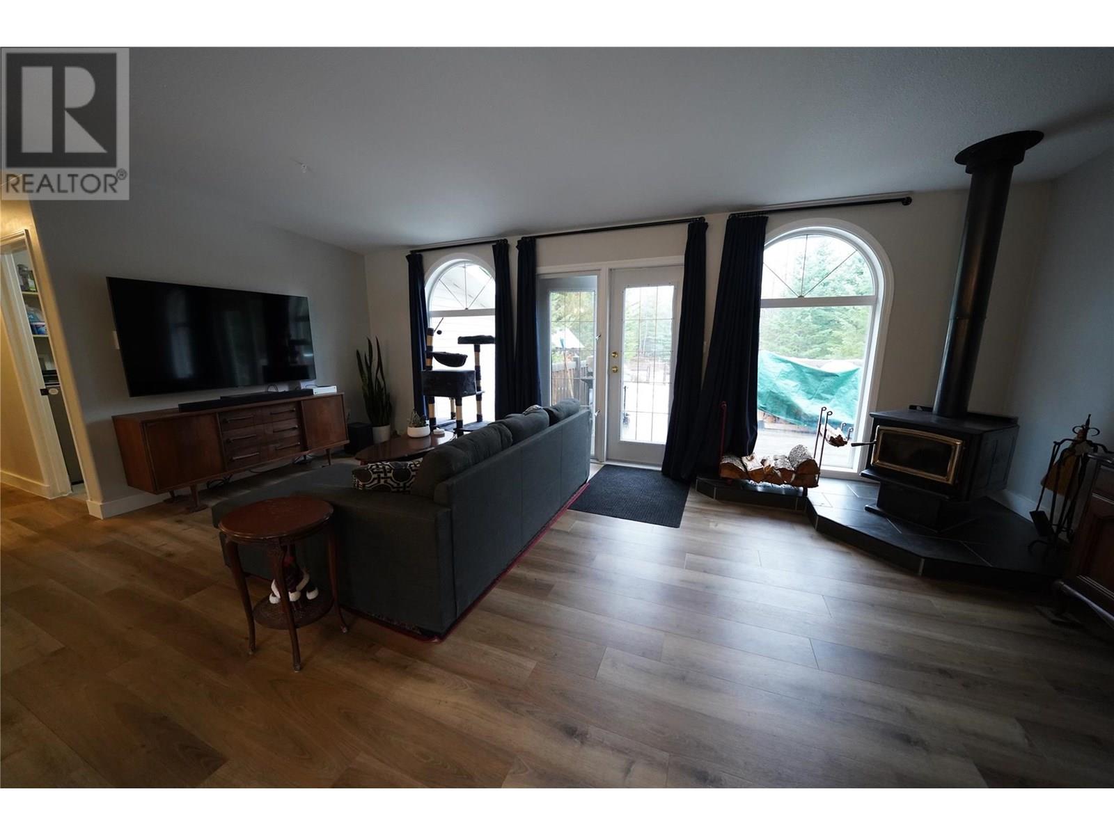 700 Heyland Road Property Photo 34
