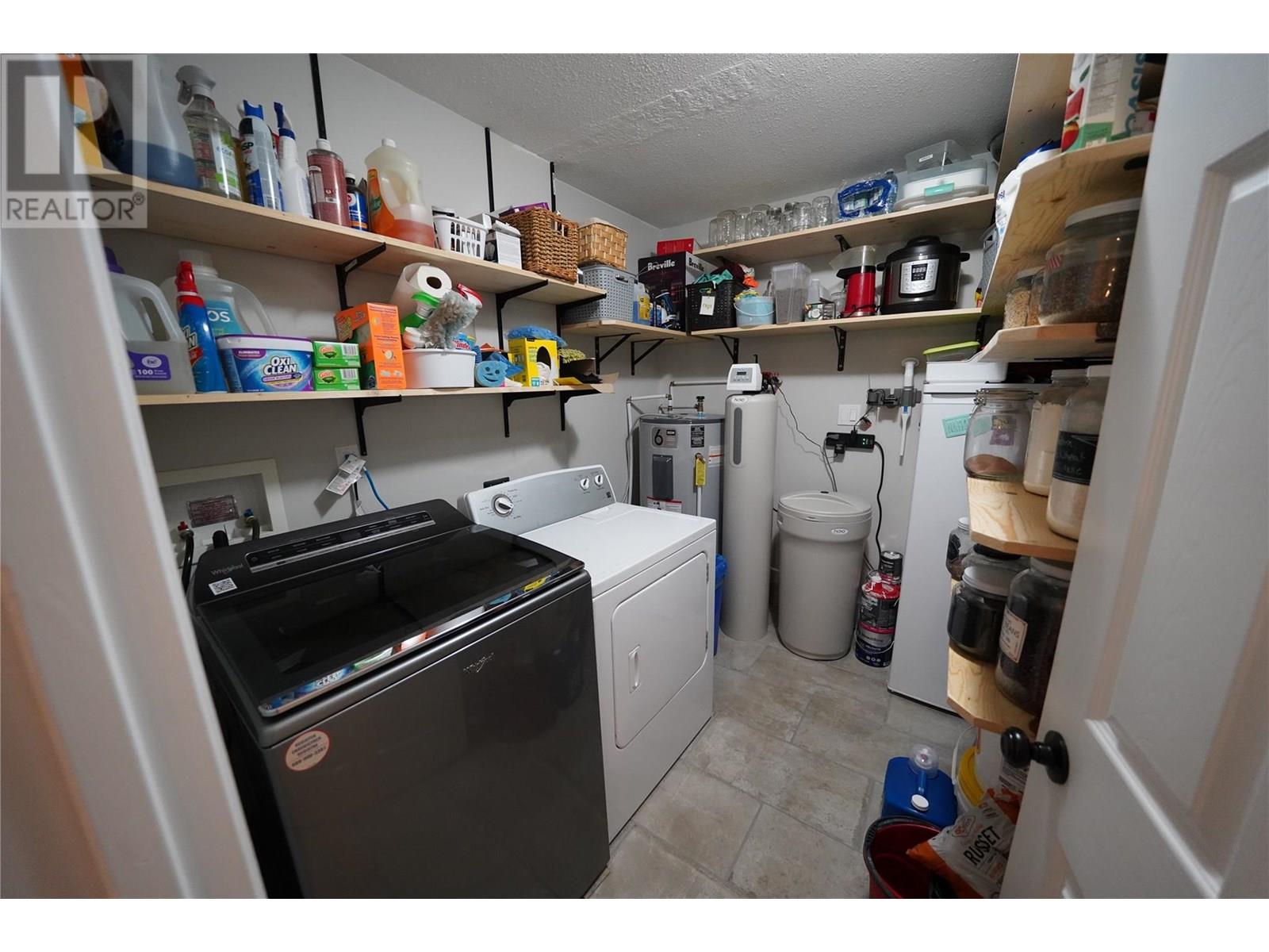 700 Heyland Road Property Photo 36