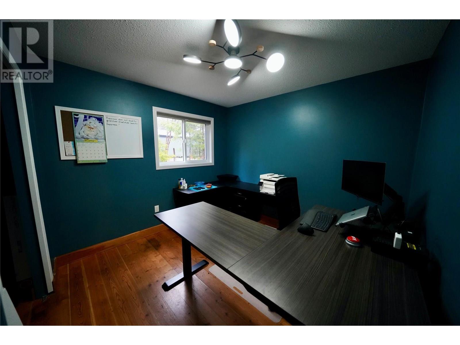 700 Heyland Road Property Photo 40