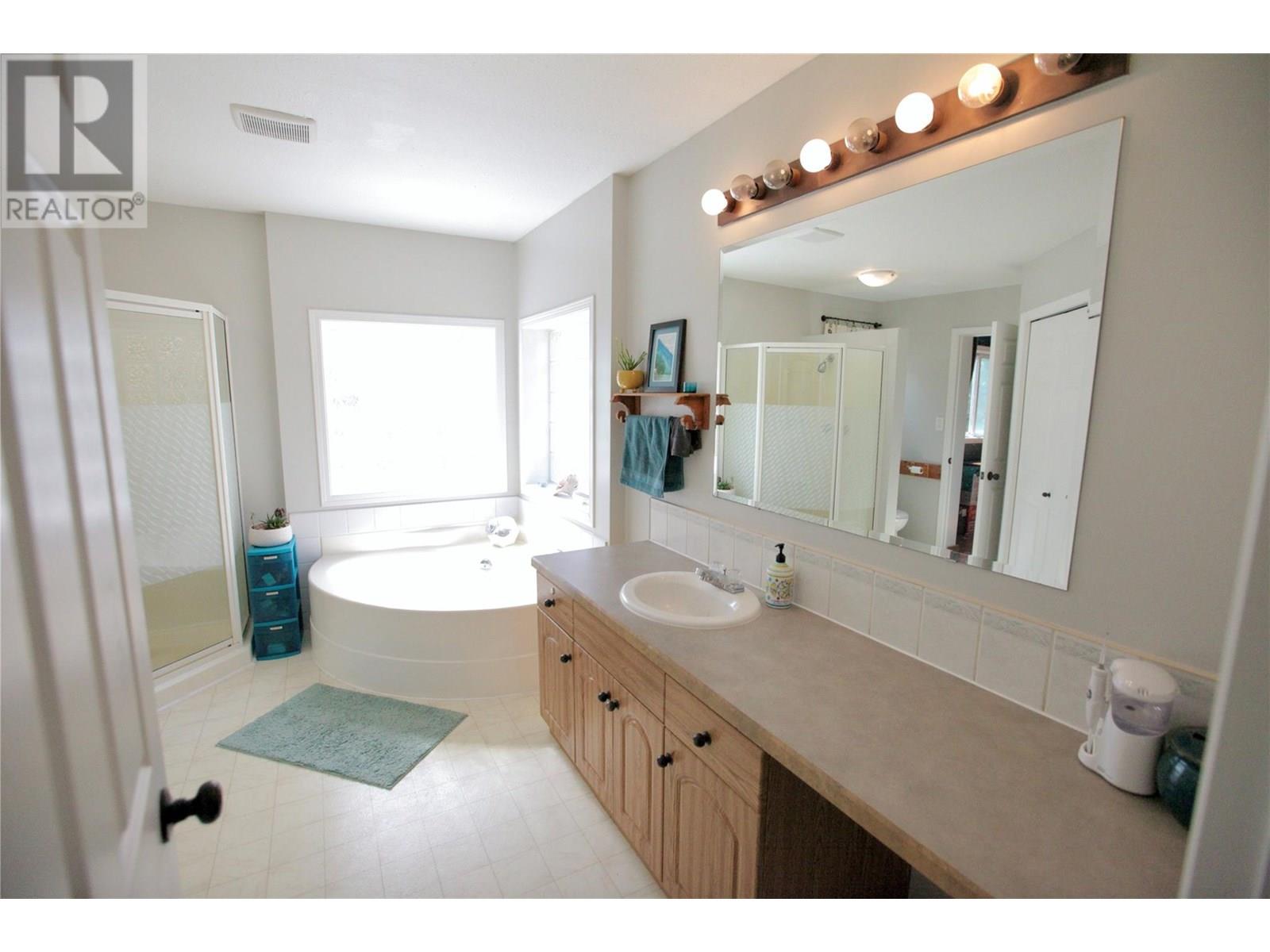 700 Heyland Road Property Photo 51