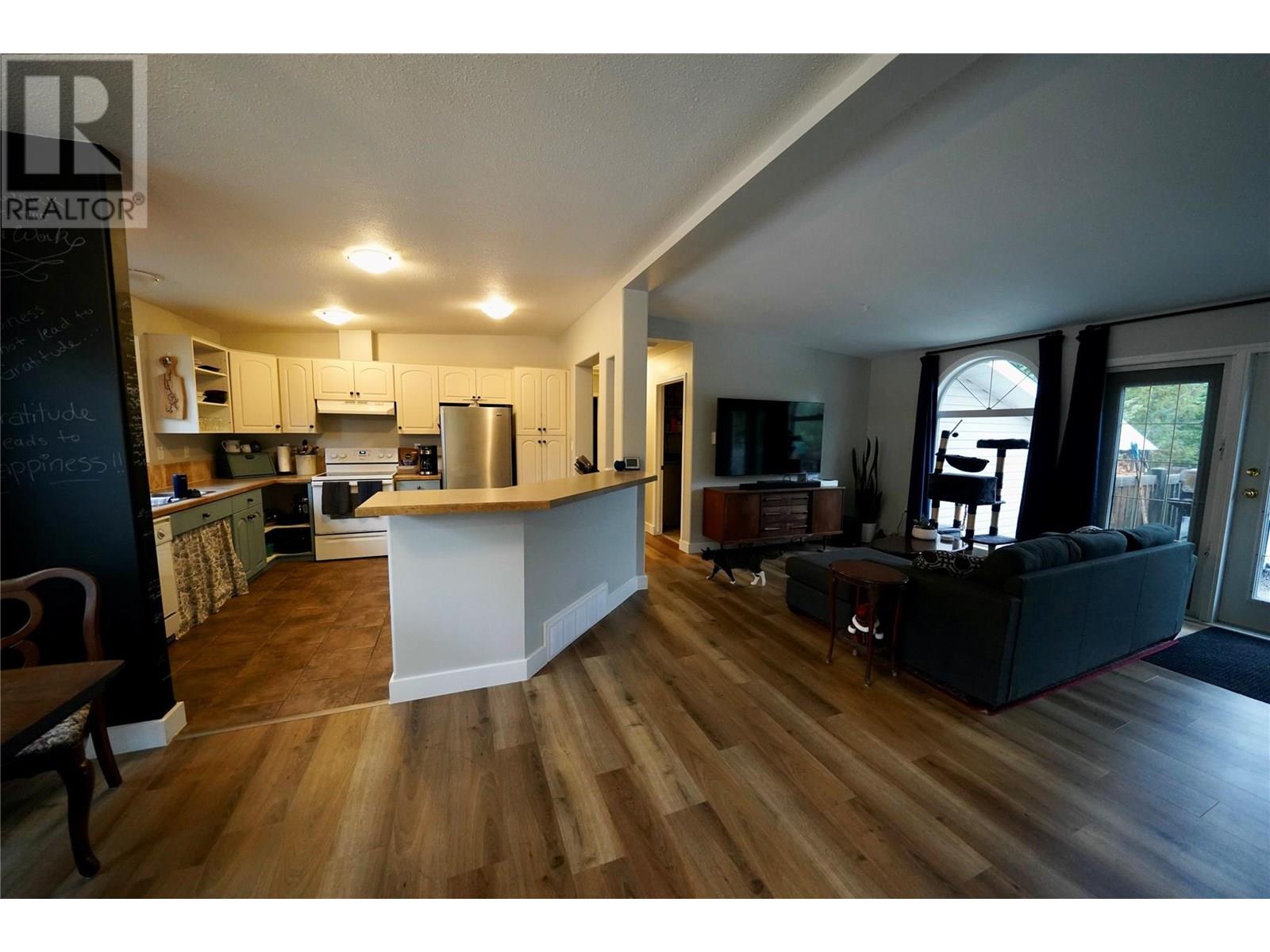 700 Heyland Road Property Photo 52