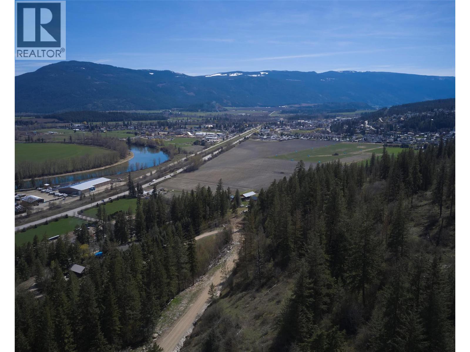327 Oxbow Place Property Photo 4