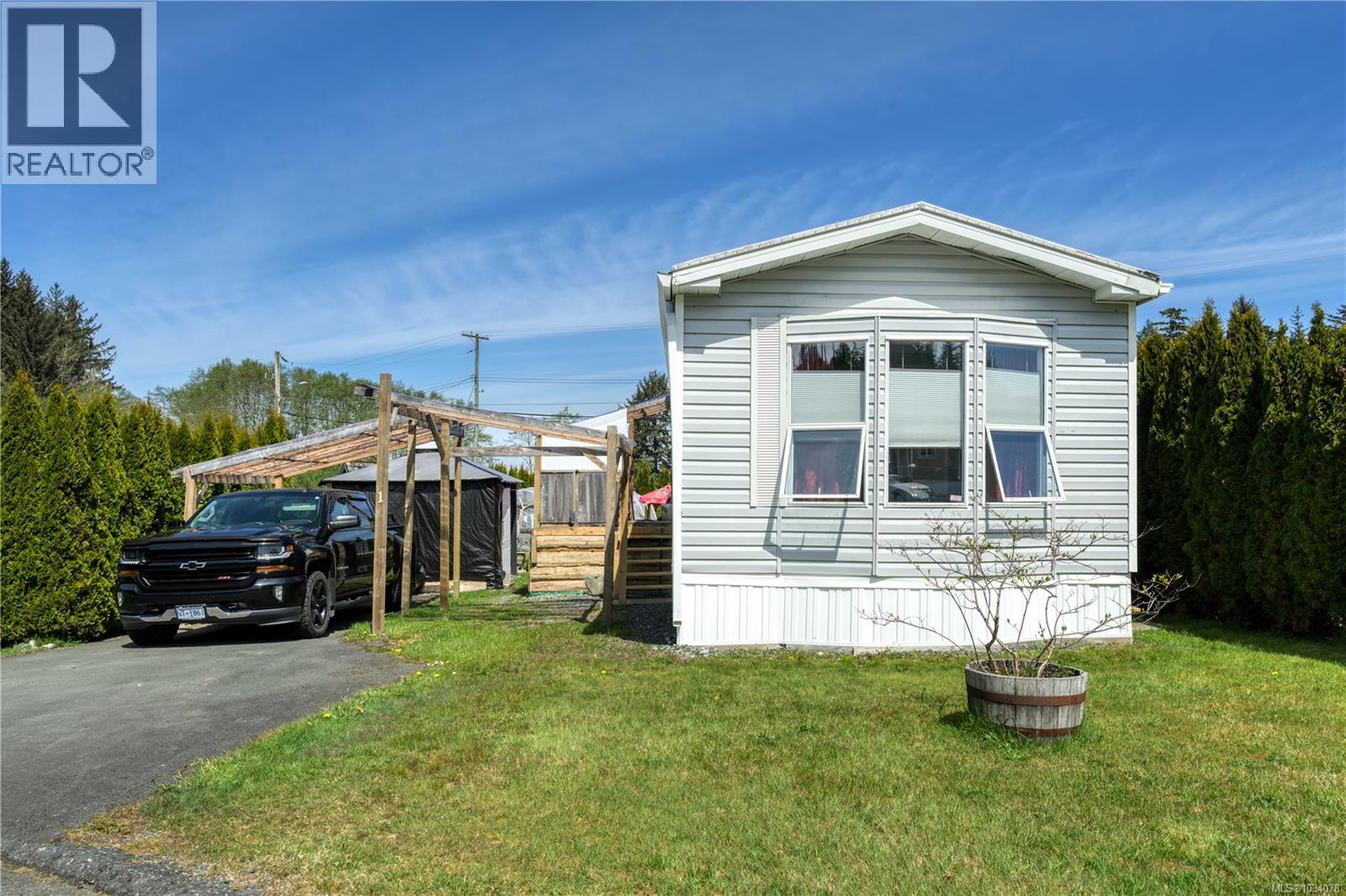 1 5250 Beaver Harbour Rd Property Photo 1