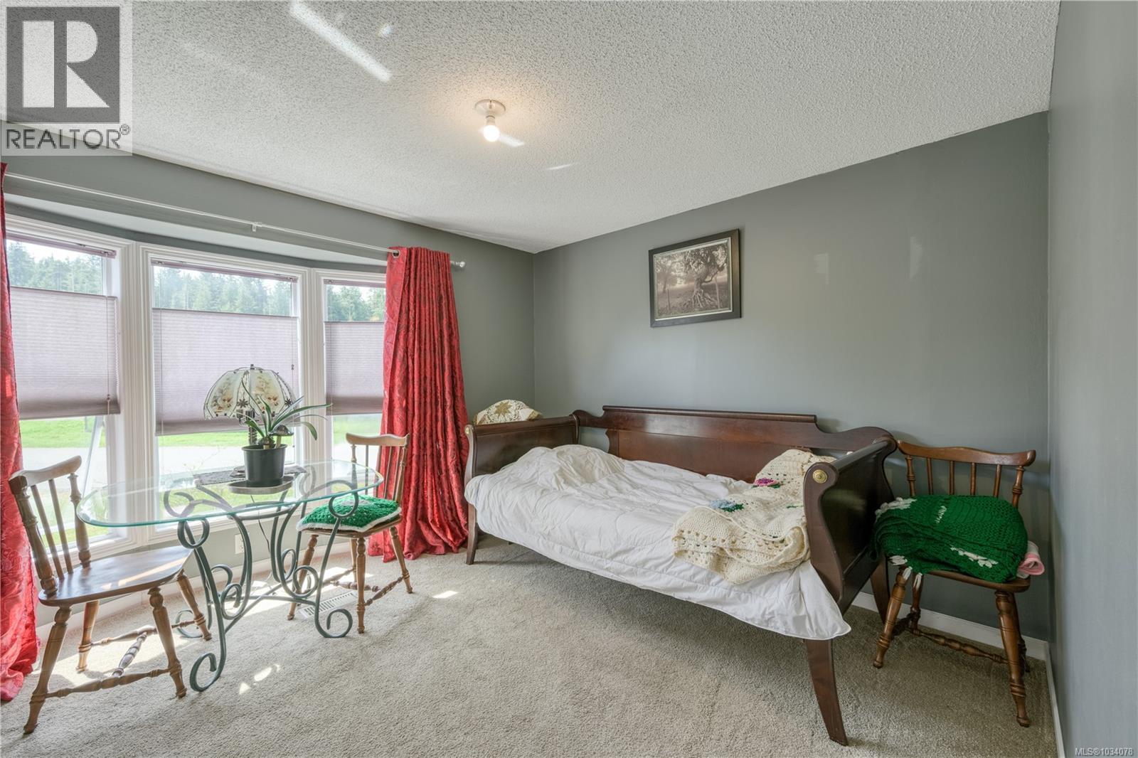 1 5250 Beaver Harbour Rd Property Photo 13