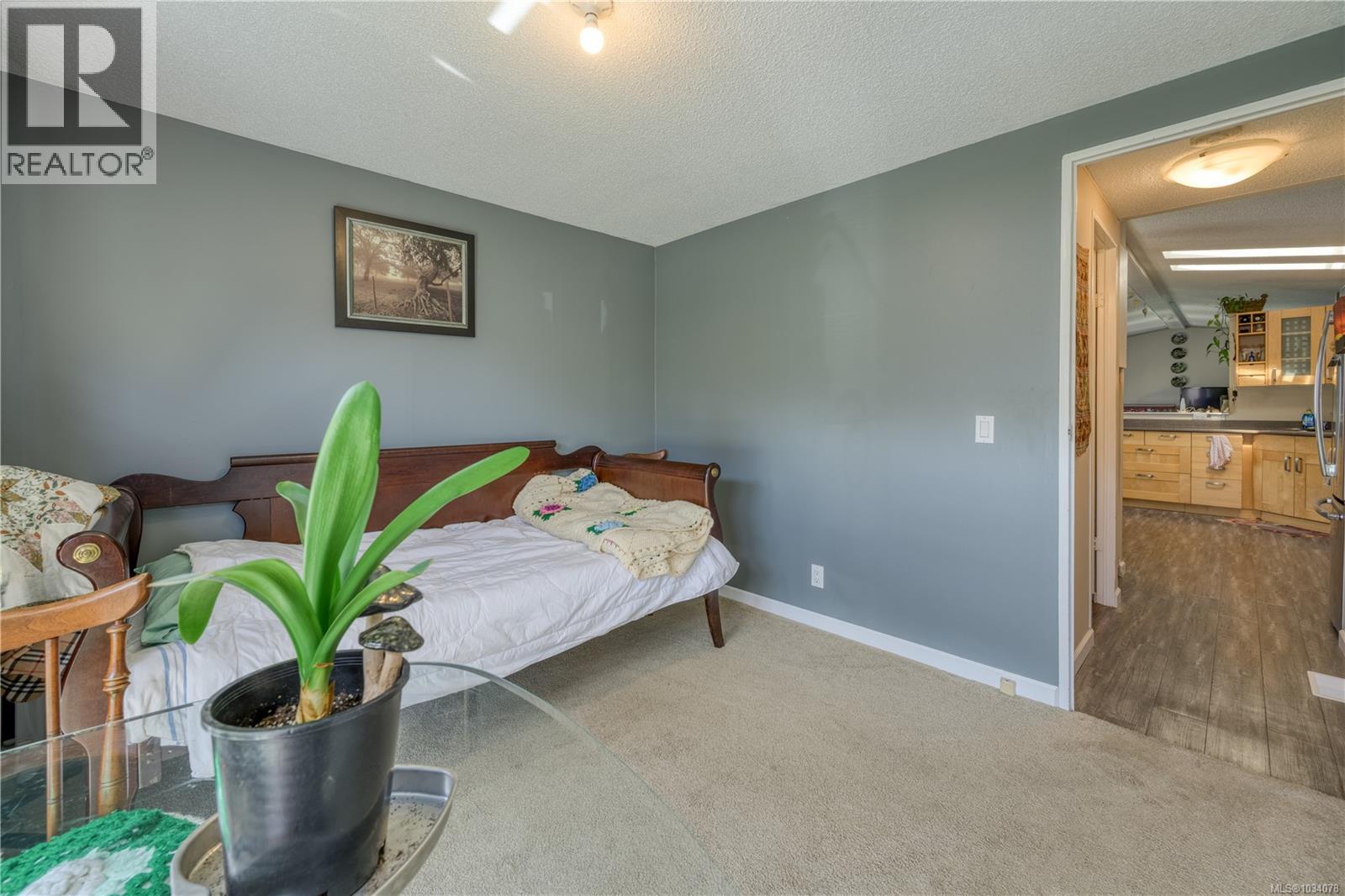 1 5250 Beaver Harbour Rd Property Photo 14