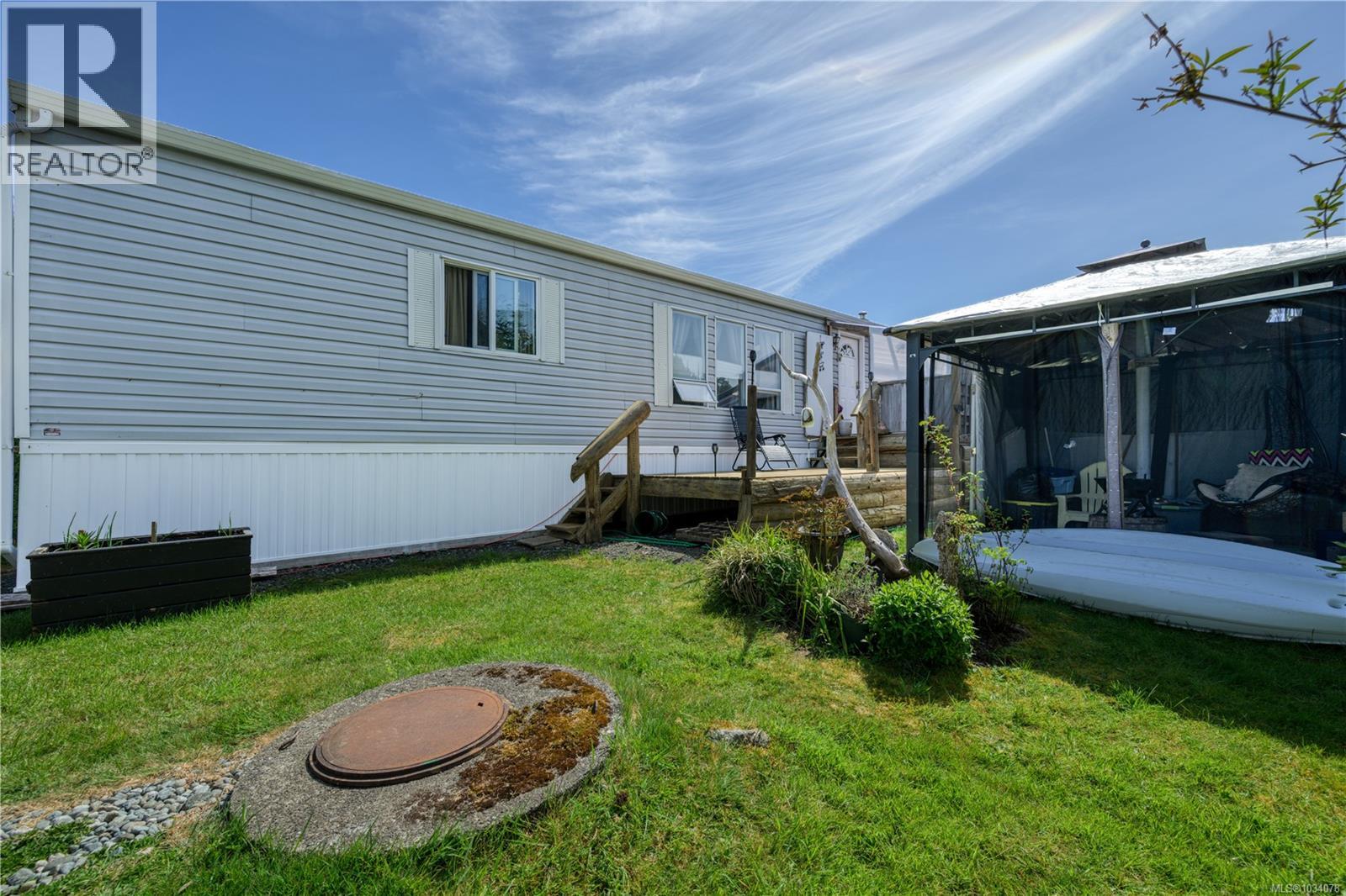 1 5250 Beaver Harbour Rd Property Photo 22