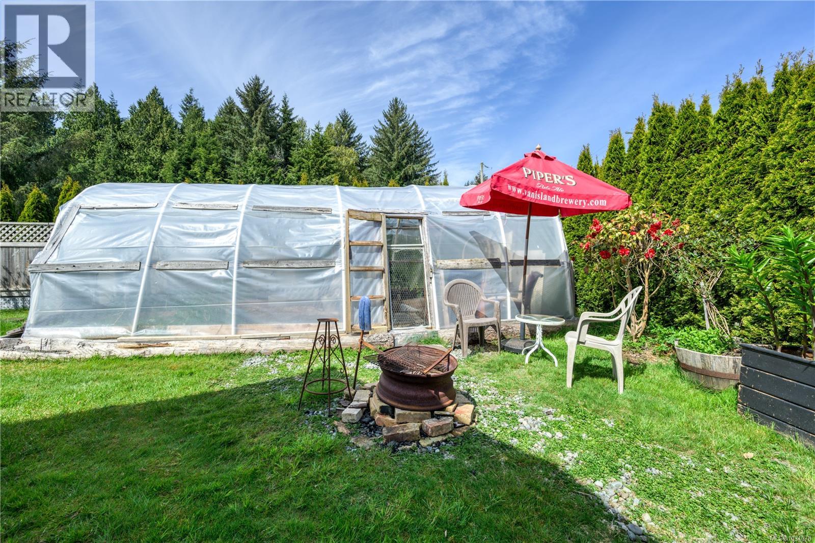 1 5250 Beaver Harbour Rd Property Photo 24