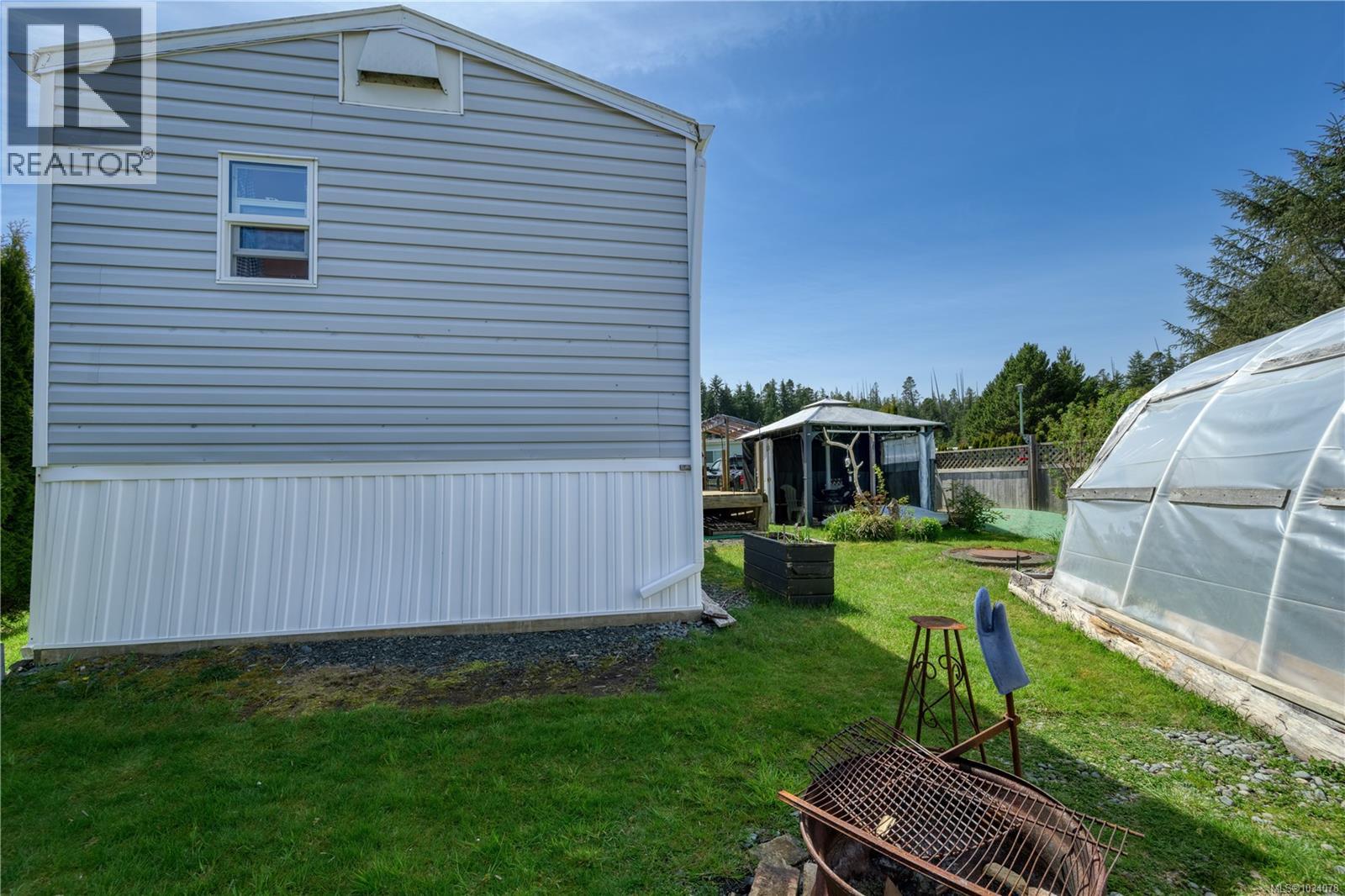 1 5250 Beaver Harbour Rd Property Photo 25