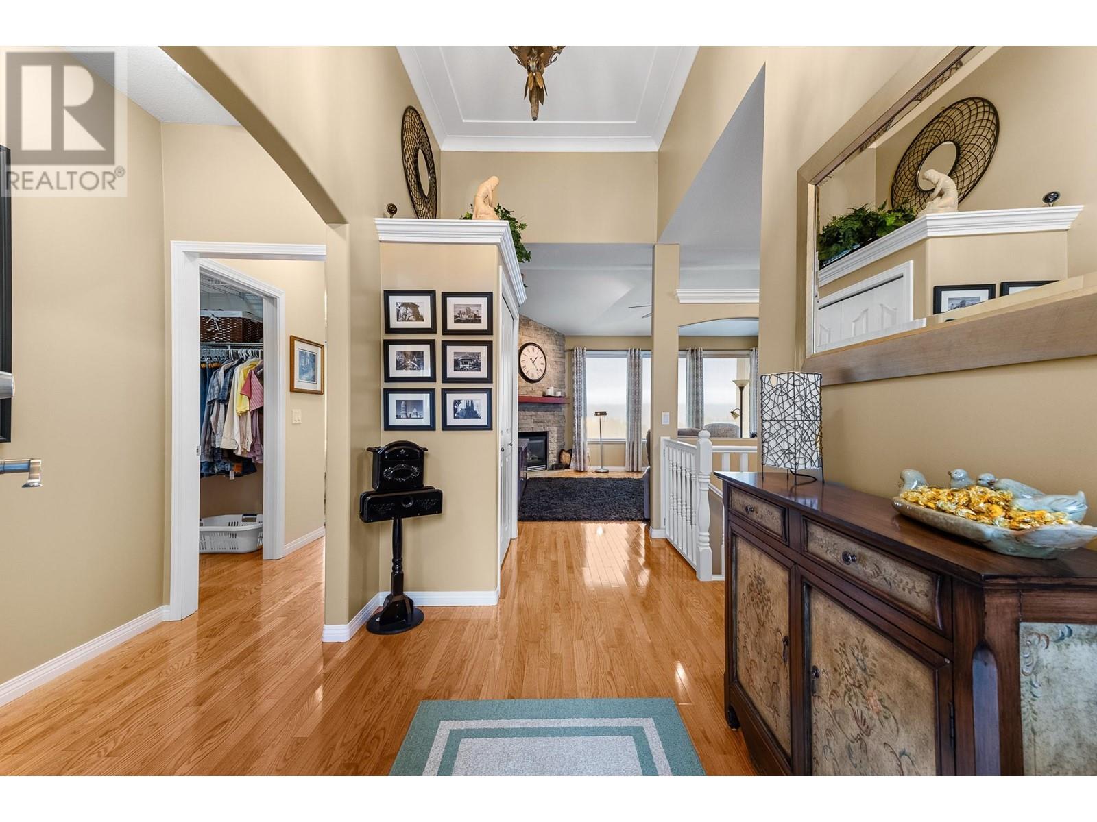 2551 Saddleridge Drive Property Photo 2