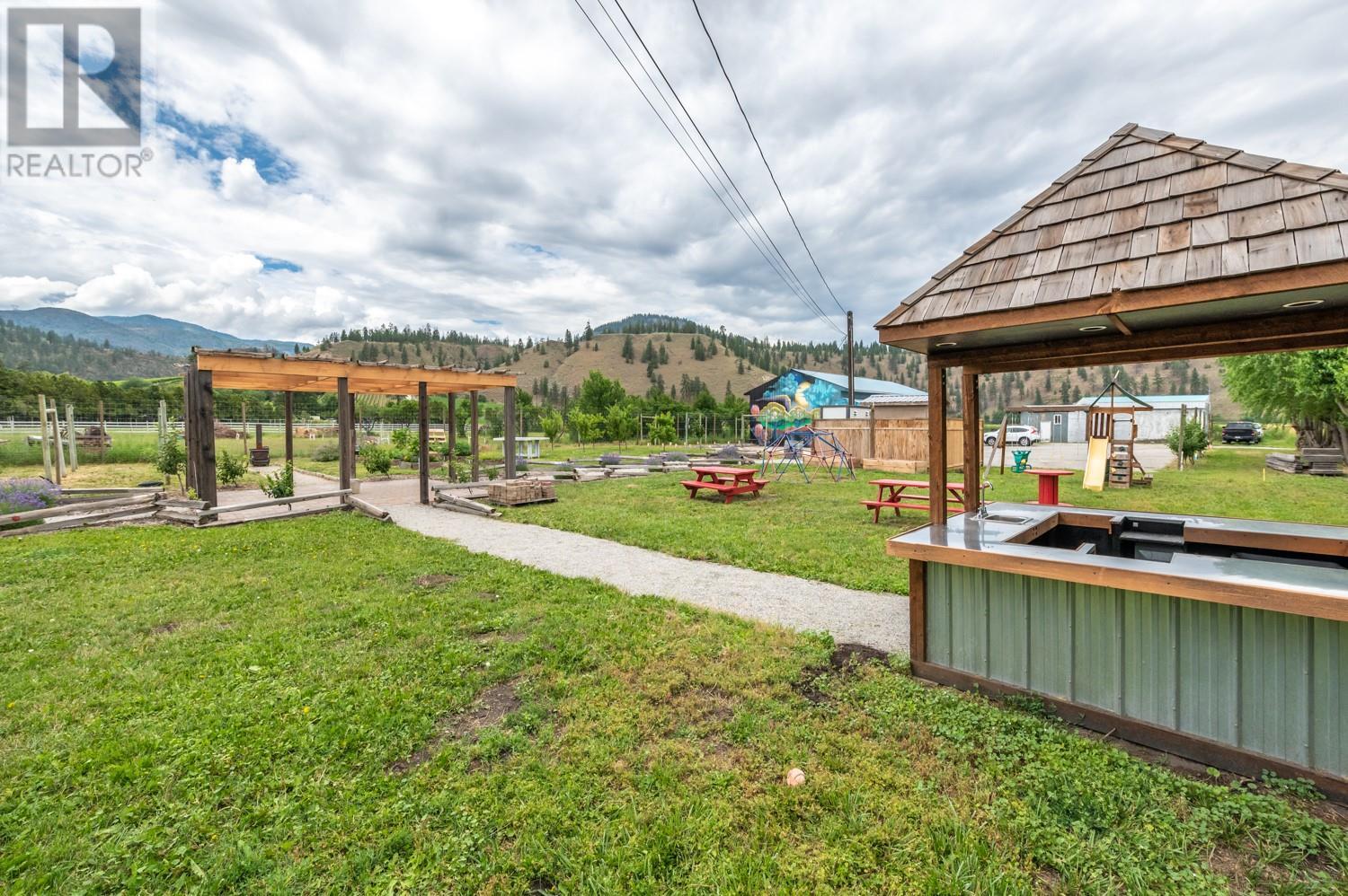 7952 97 Highway Property Photo 8