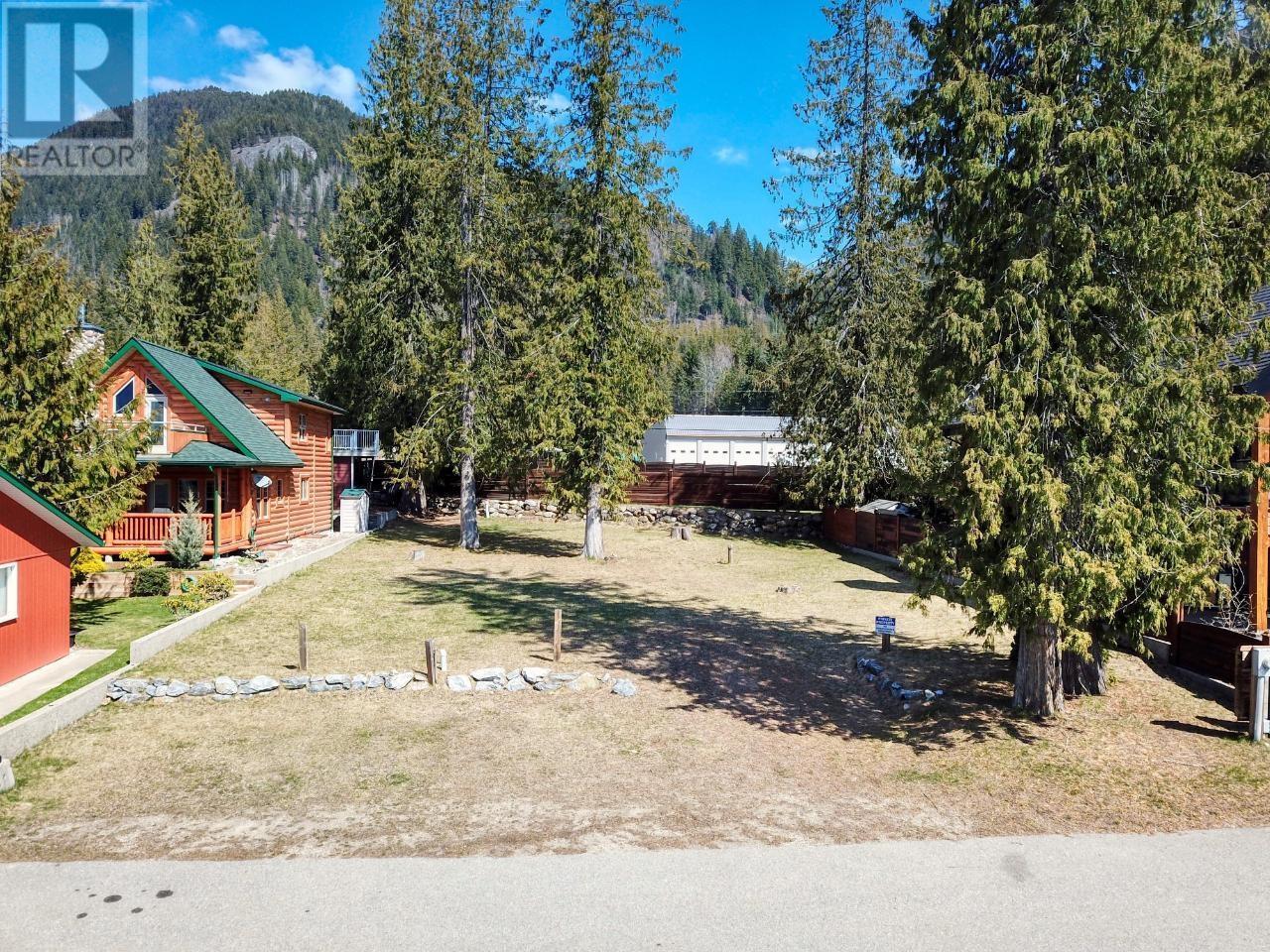 13518 Lakeshore Drive Property Photo 1