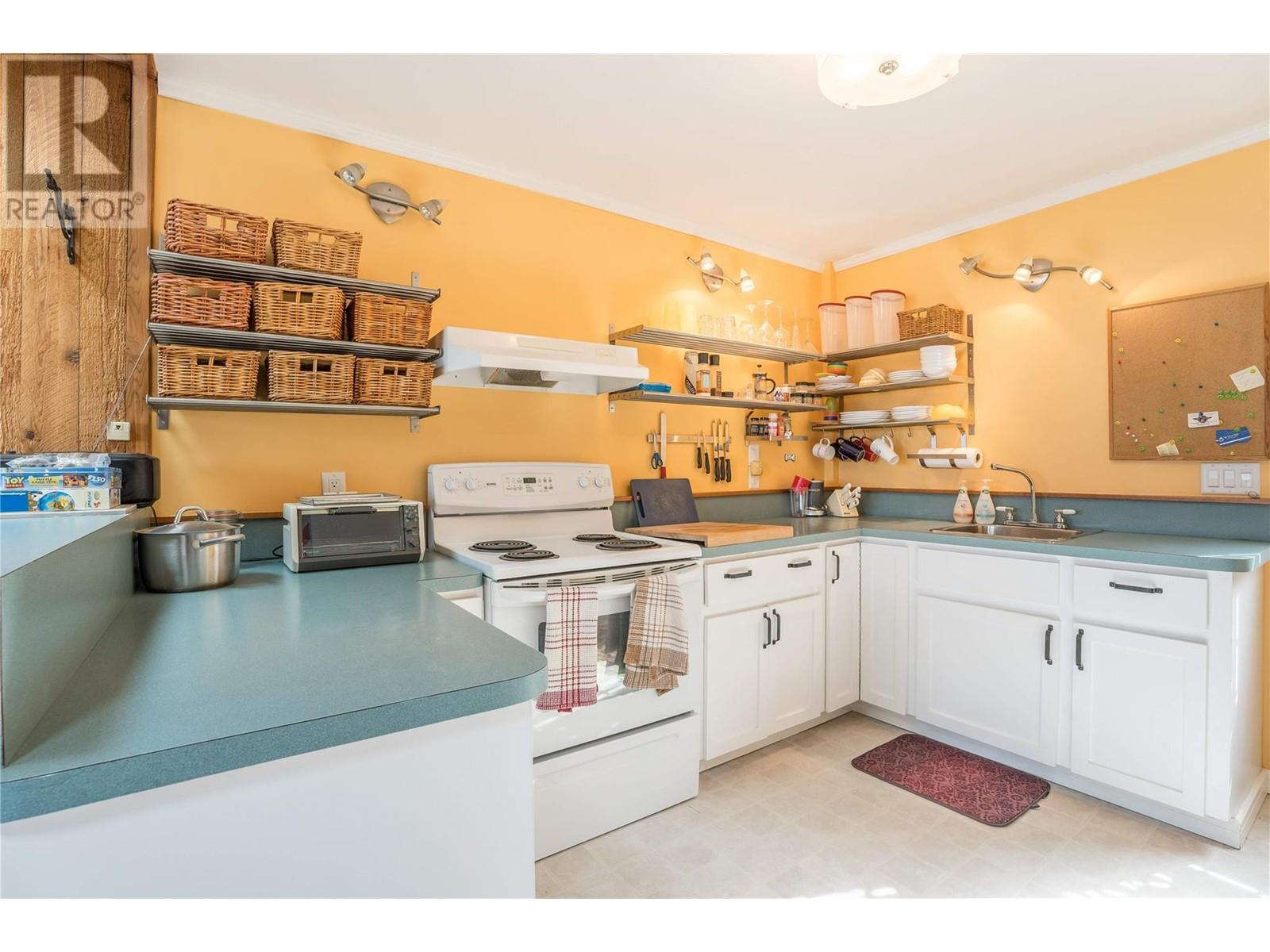 19279 Lakeshore Drive N Property Photo 16