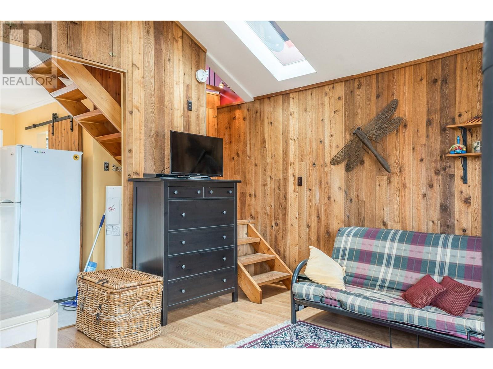 19279 Lakeshore Drive N Property Photo 18