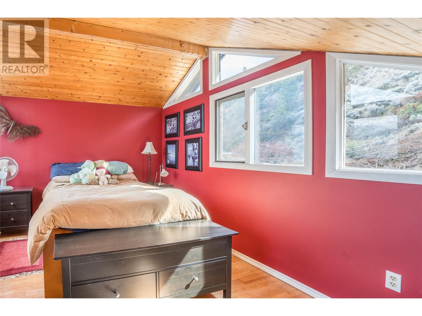 19279 Lakeshore Drive N Property Photo 21