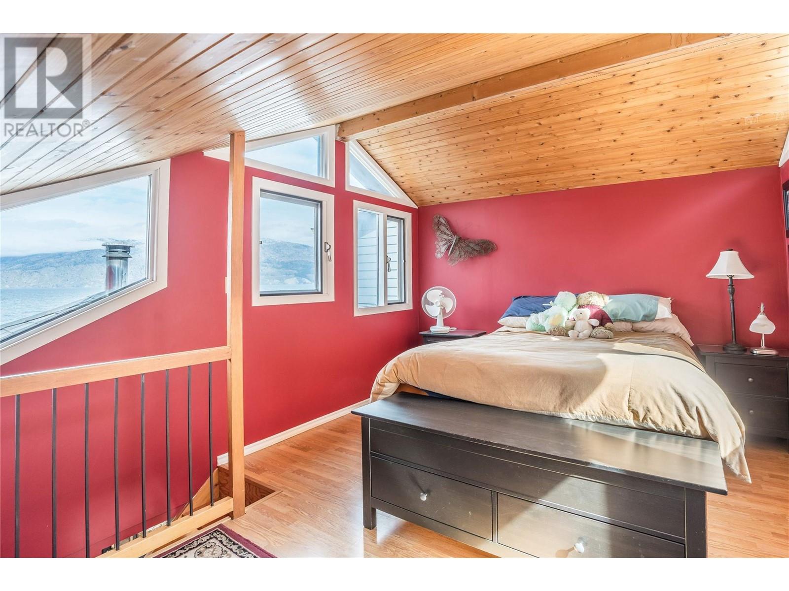 19279 Lakeshore Drive N Property Photo 22