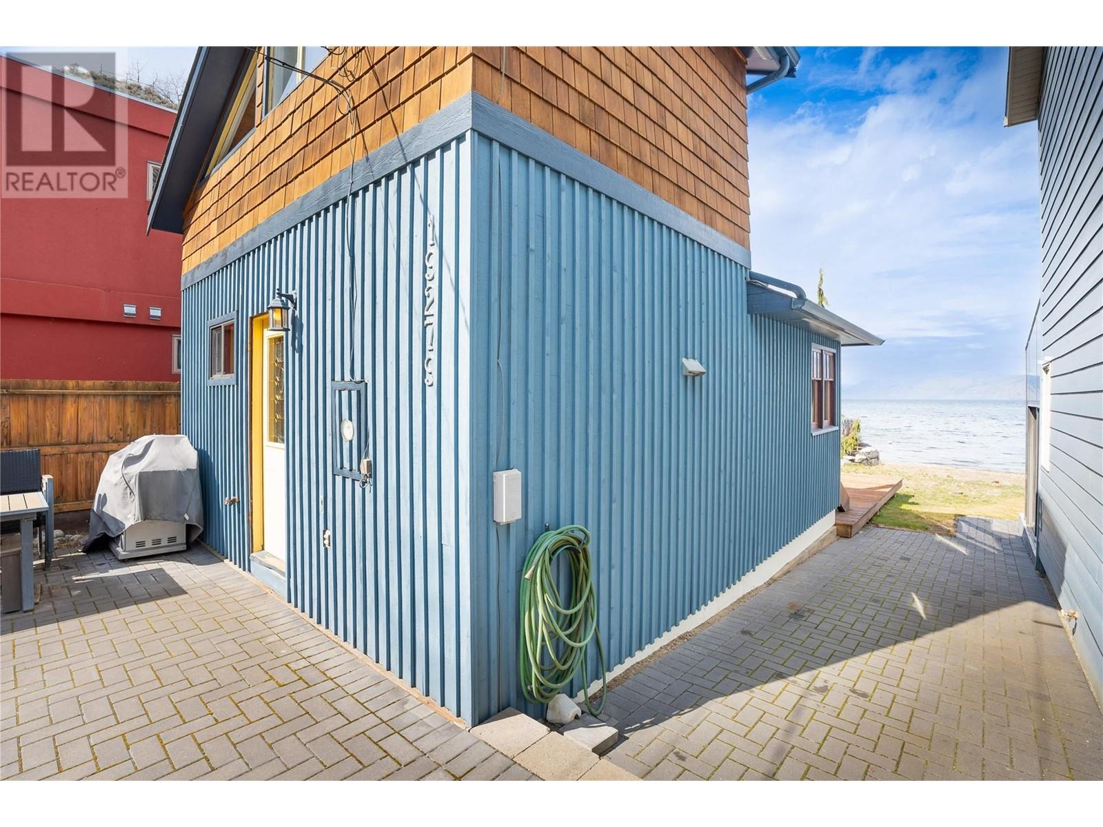 19279 Lakeshore Drive N Property Photo 26