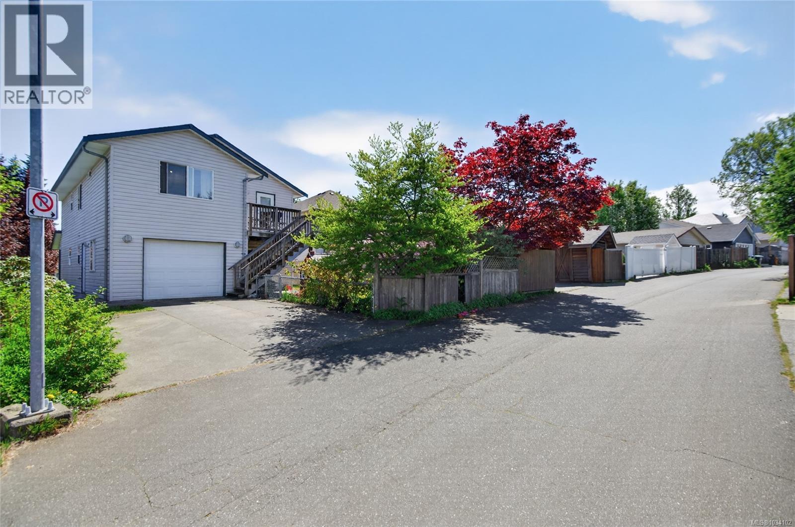 1270 Noel Ave Property Photo 8