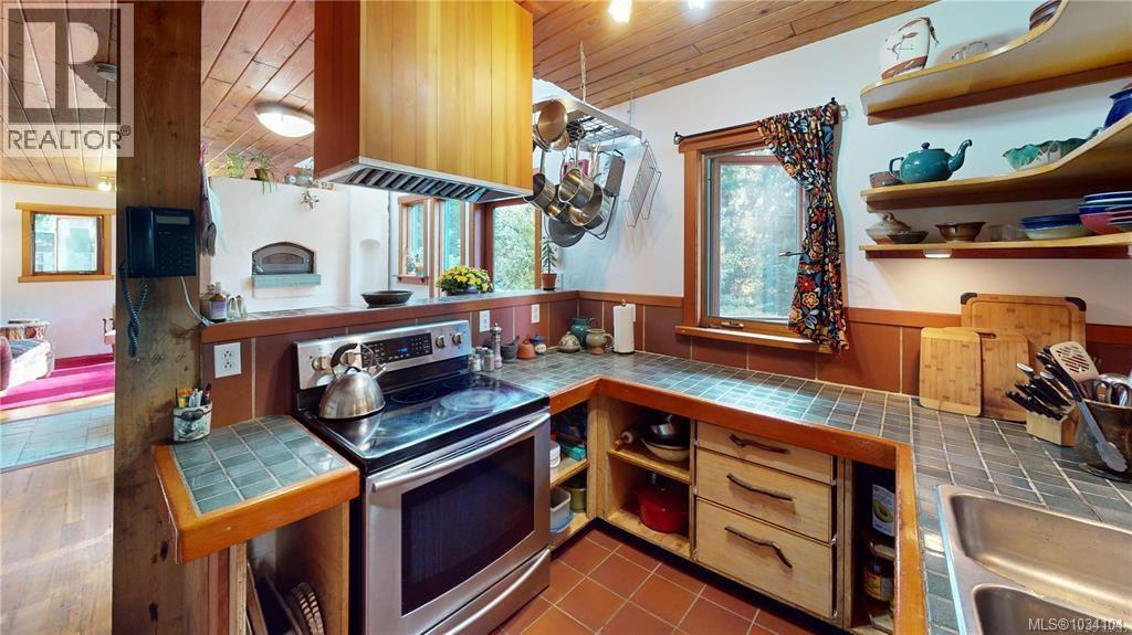 948 Harrison Way Property Photo 3