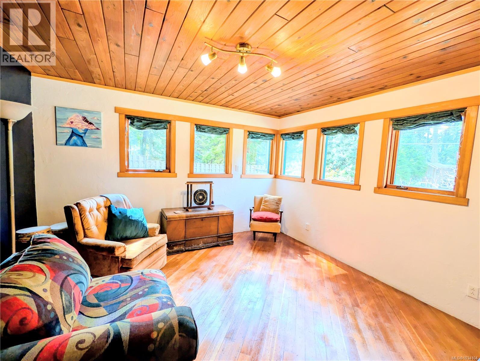 948 Harrison Way Property Photo 7