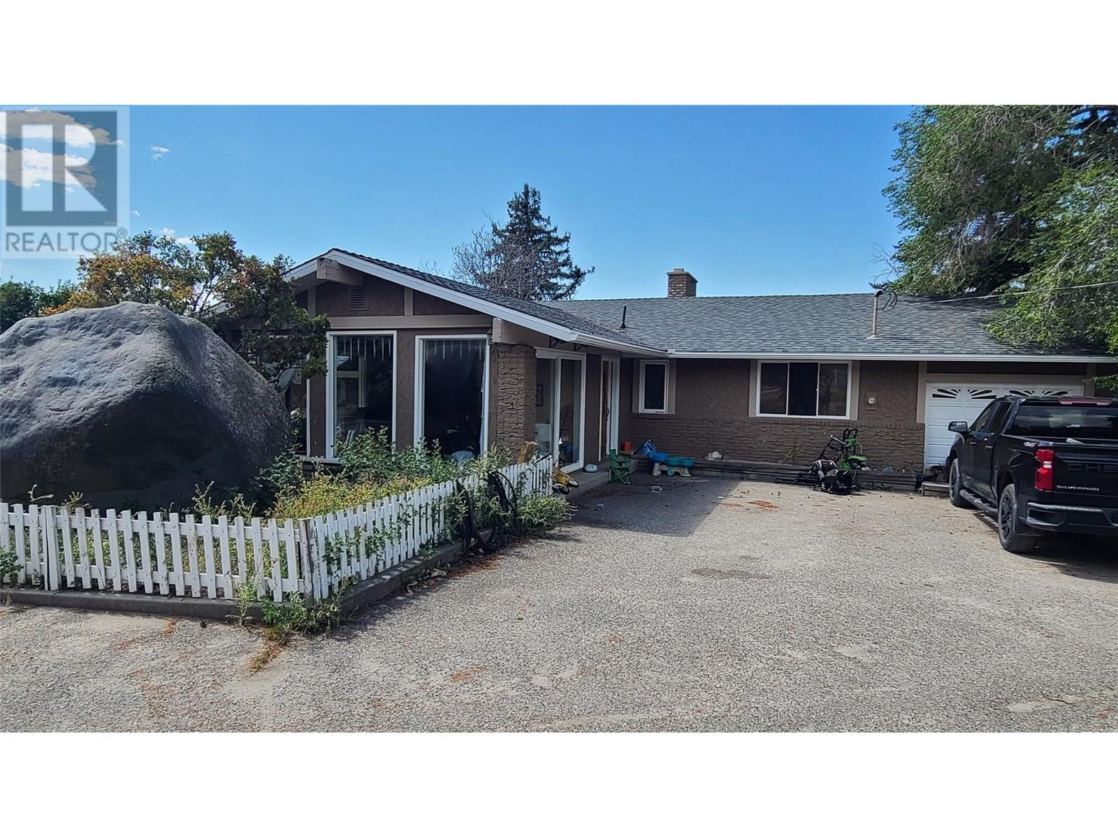 2879 Highway 33 E Property Photo 1