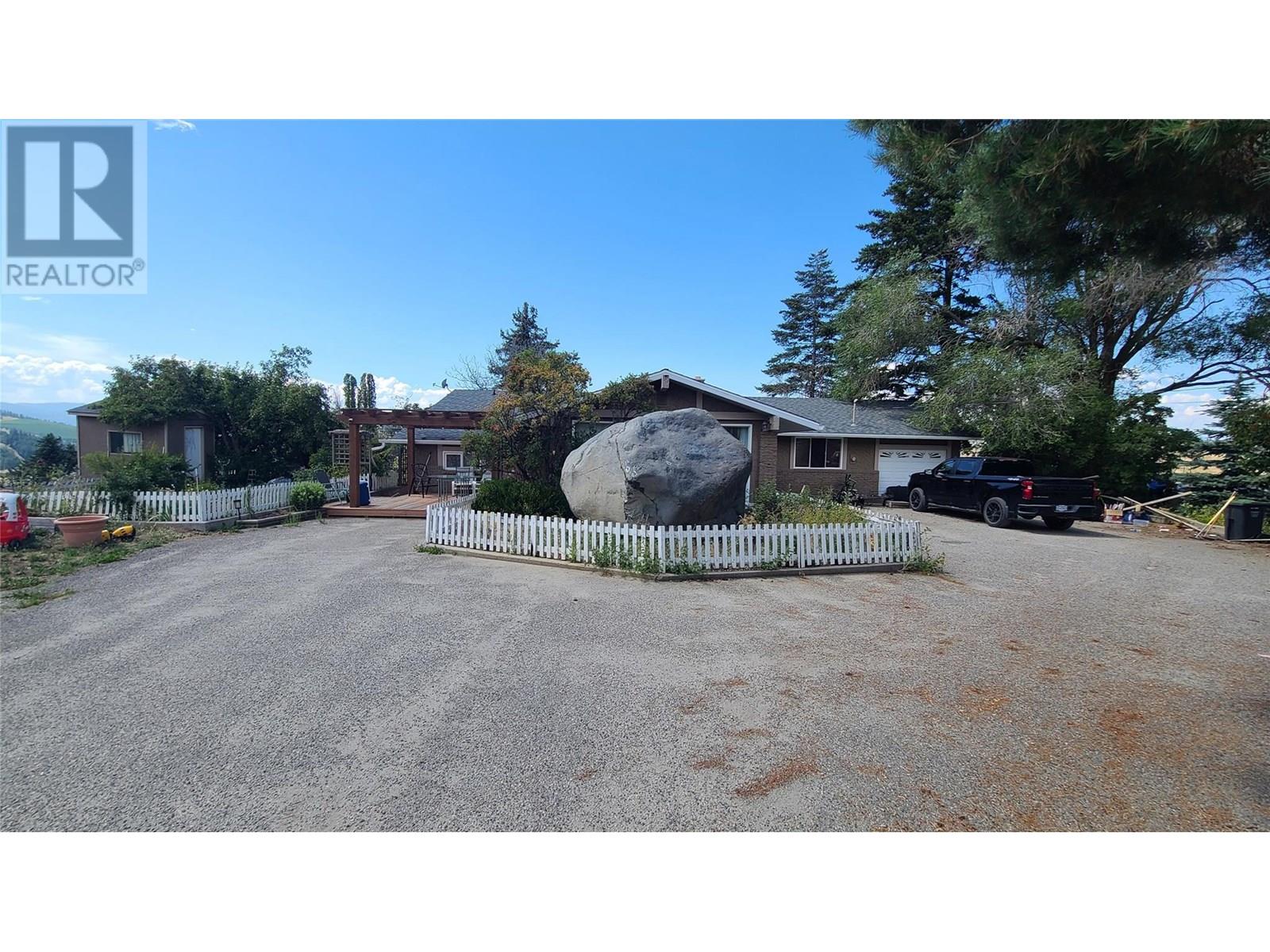 2879 Highway 33 E Property Photo 3