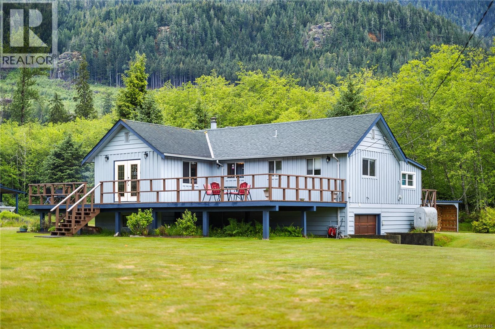 843 Sayward Rd Property Photo 1