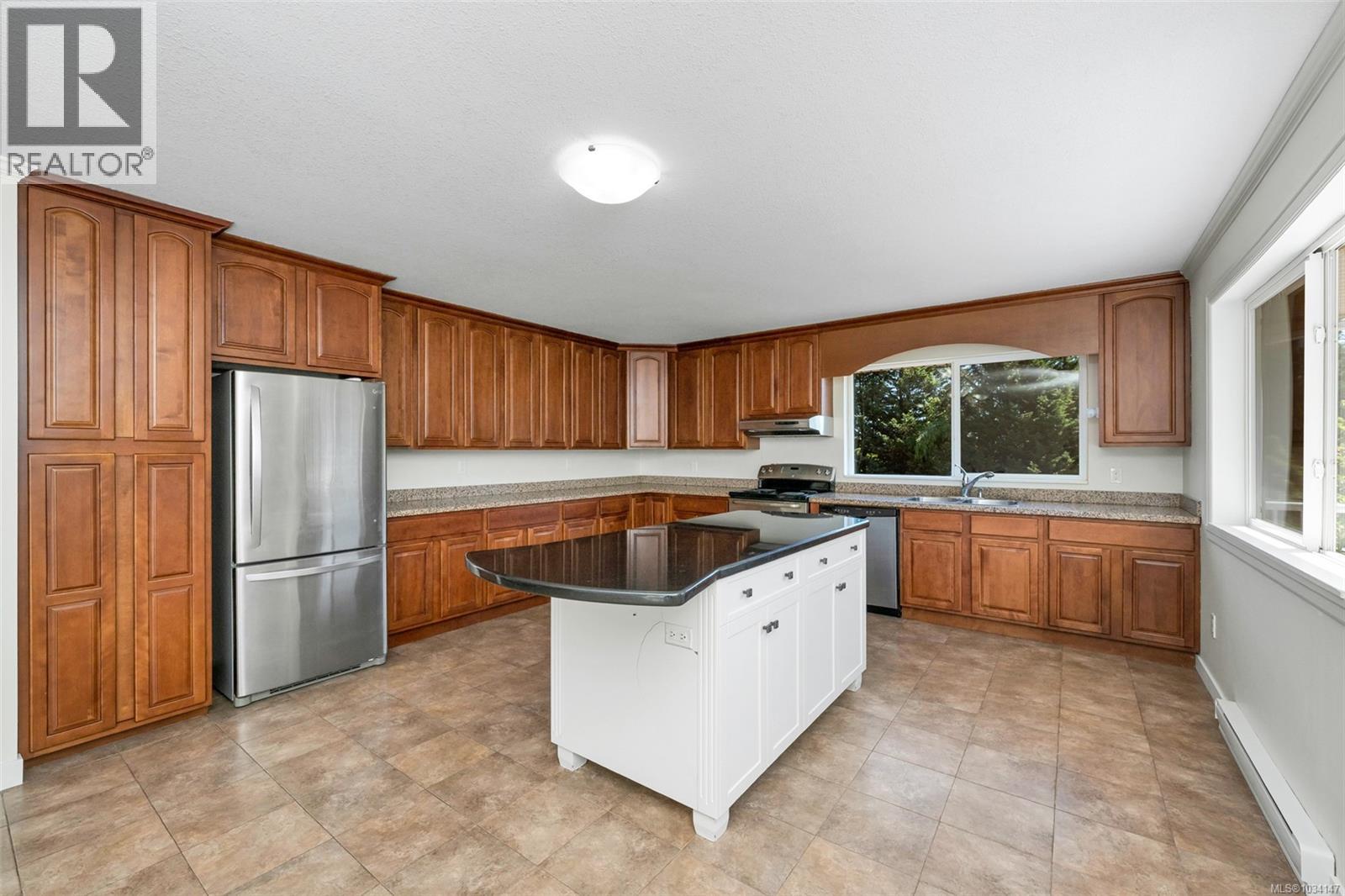 1580 Babine Rd Property Photo 8