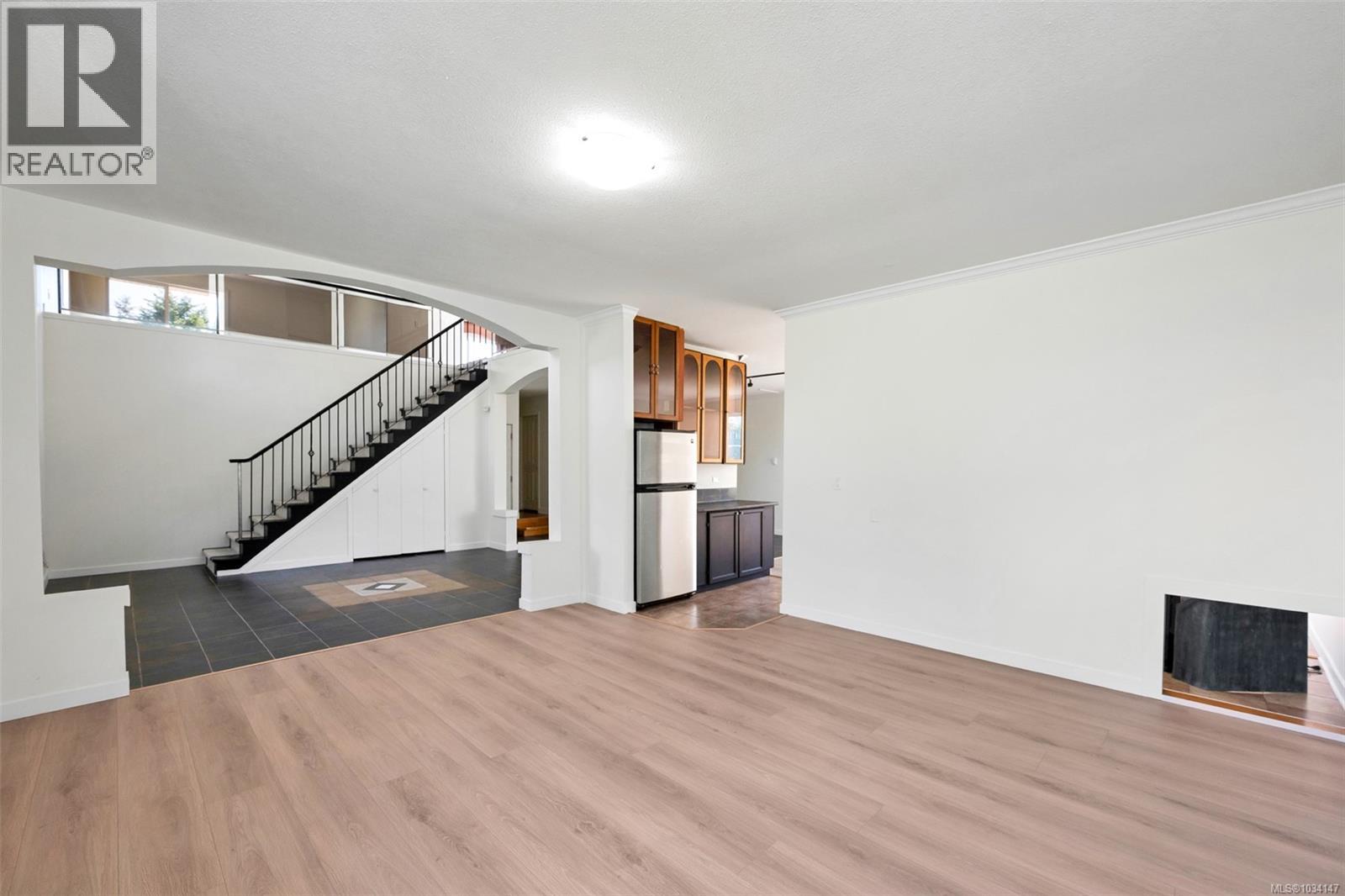 1580 Babine Rd Property Photo 14