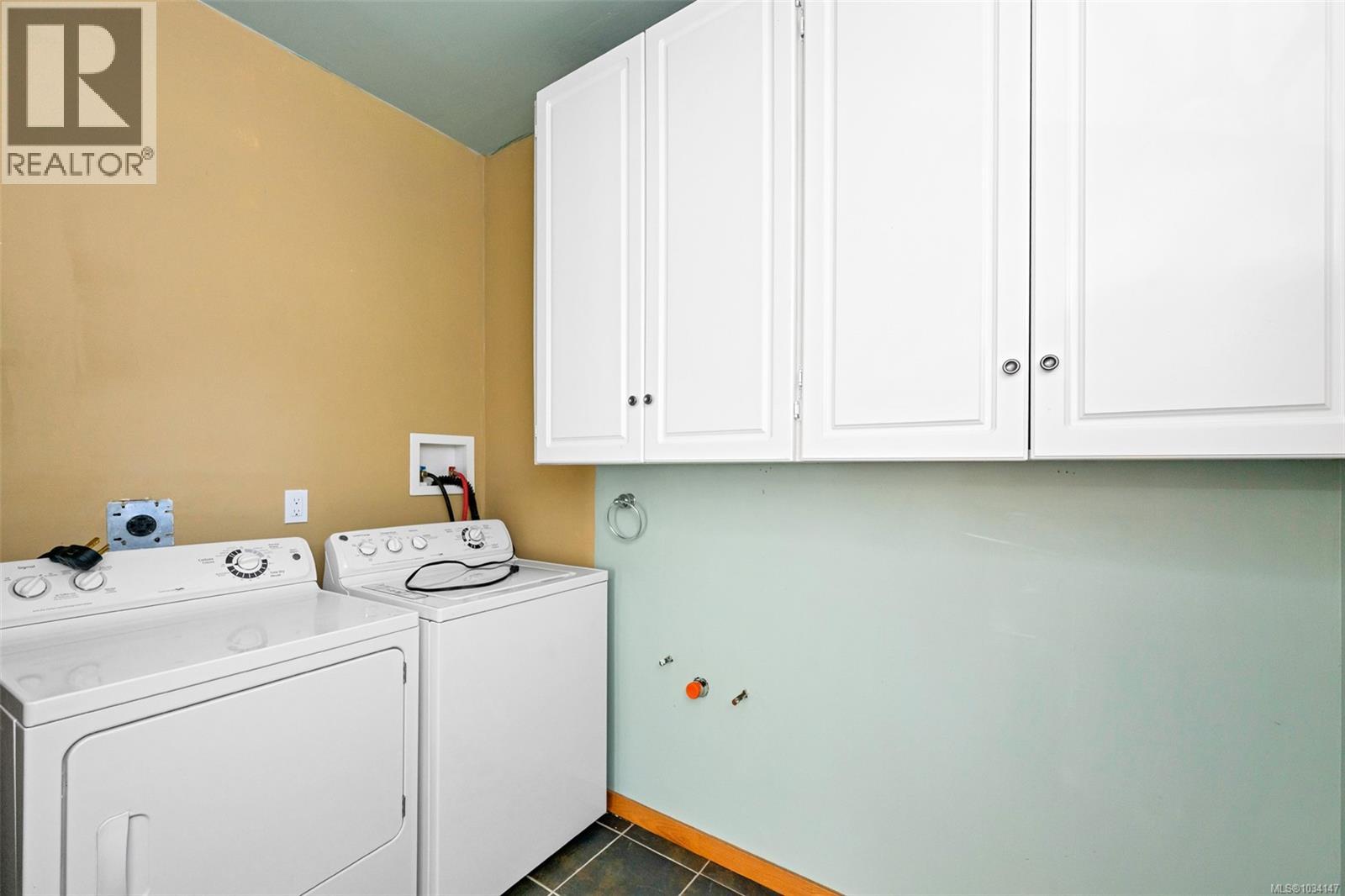 1580 Babine Rd Property Photo 17